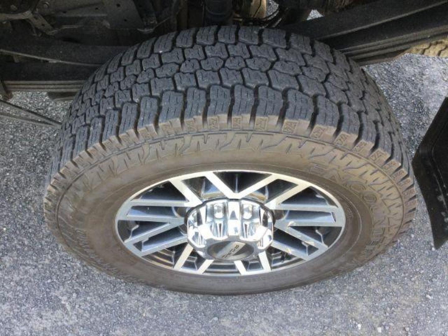 2019 Agate Black /Medium Earth Gray Ford F-350 XLT Crew Cab 4WD (1FT8W3BT1KE) with an Powerstroke 6.7L V-8 diesel direct injection engine, 6-SPEED AUTOMATIC transmission, located at 1801 Main Street, Lewiston, 83501, (208) 743-9371, 46.417065, -117.004799 - Photo#17