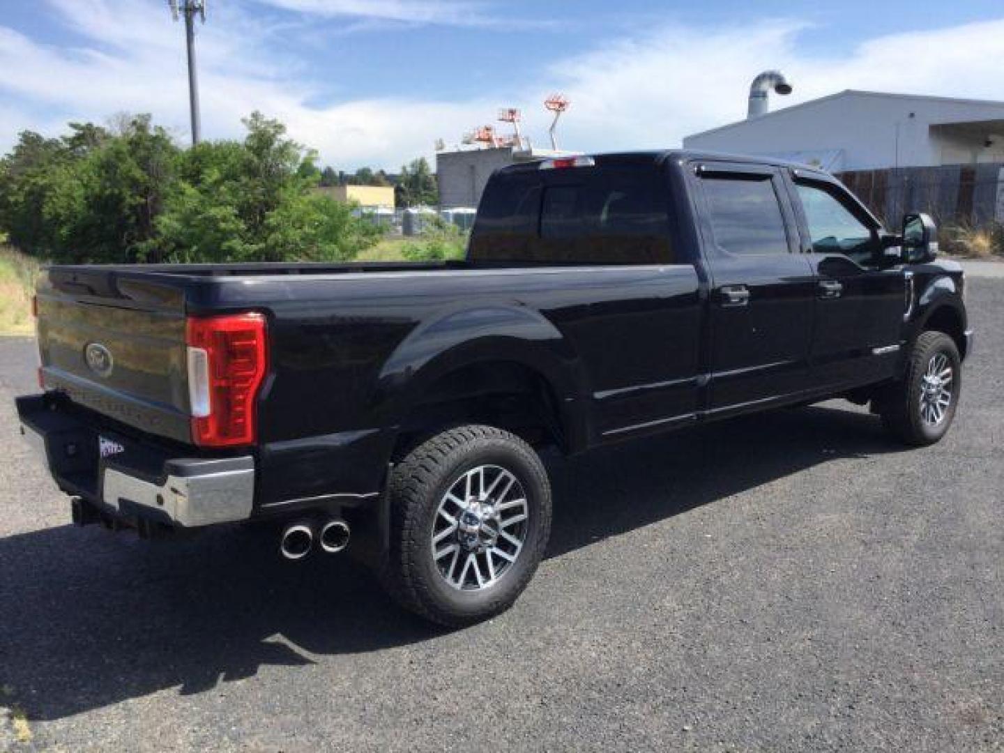 2019 Agate Black /Medium Earth Gray Ford F-350 XLT Crew Cab 4WD (1FT8W3BT1KE) with an Powerstroke 6.7L V-8 diesel direct injection engine, 6-SPEED AUTOMATIC transmission, located at 1801 Main Street, Lewiston, 83501, (208) 743-9371, 46.417065, -117.004799 - Photo#18
