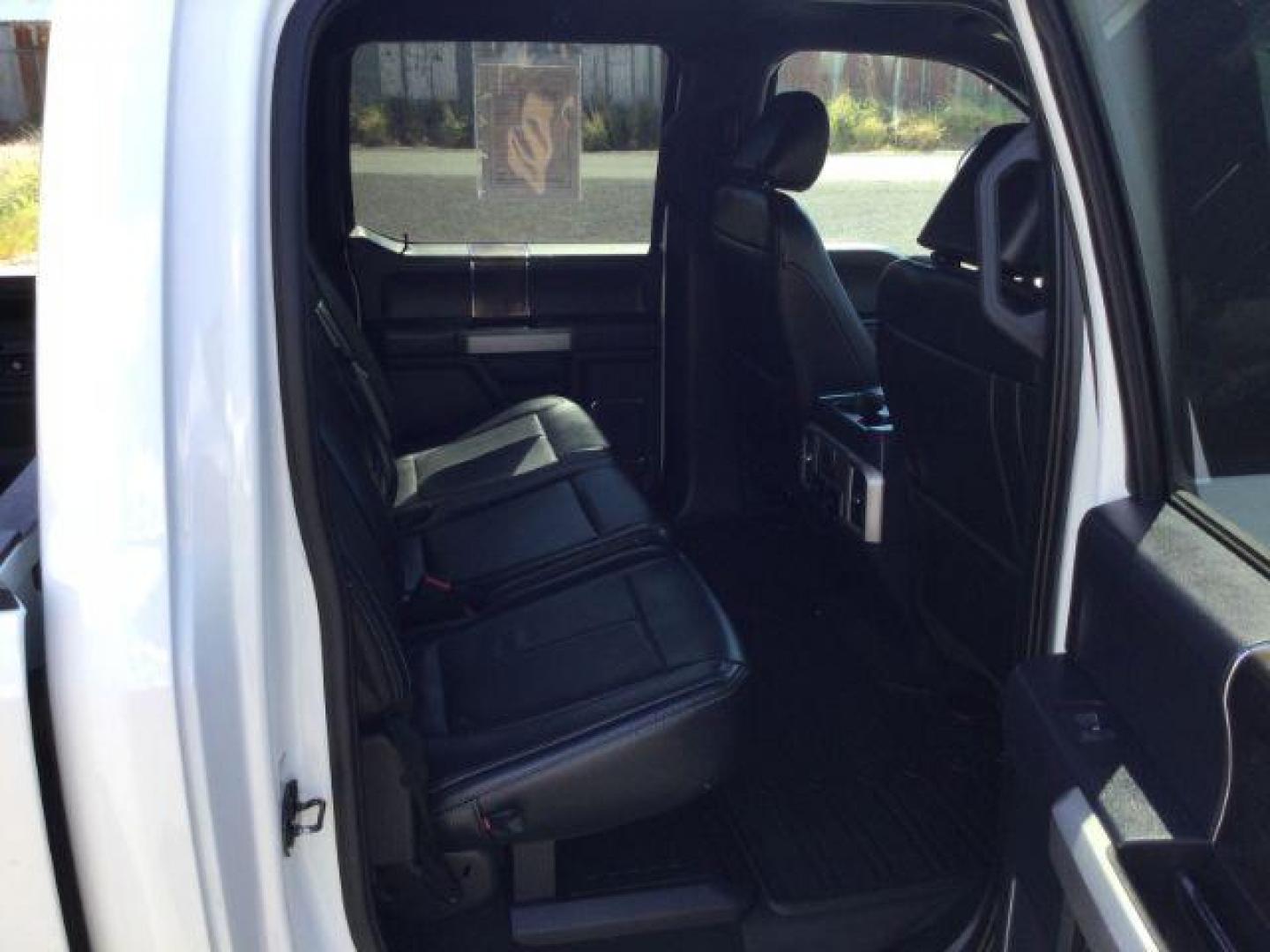 2022 Star White Metallic Tri-Coat /Black Onyx Ford F-350 Lariat Crew Cab 4WD (1FT8W3BT1NE) with an Powerstroke 6.7L V-8 diesel direct injection engine, 10 speed automatic transmission, located at 1801 Main Street, Lewiston, 83501, (208) 743-9371, 46.417065, -117.004799 - Photo#11