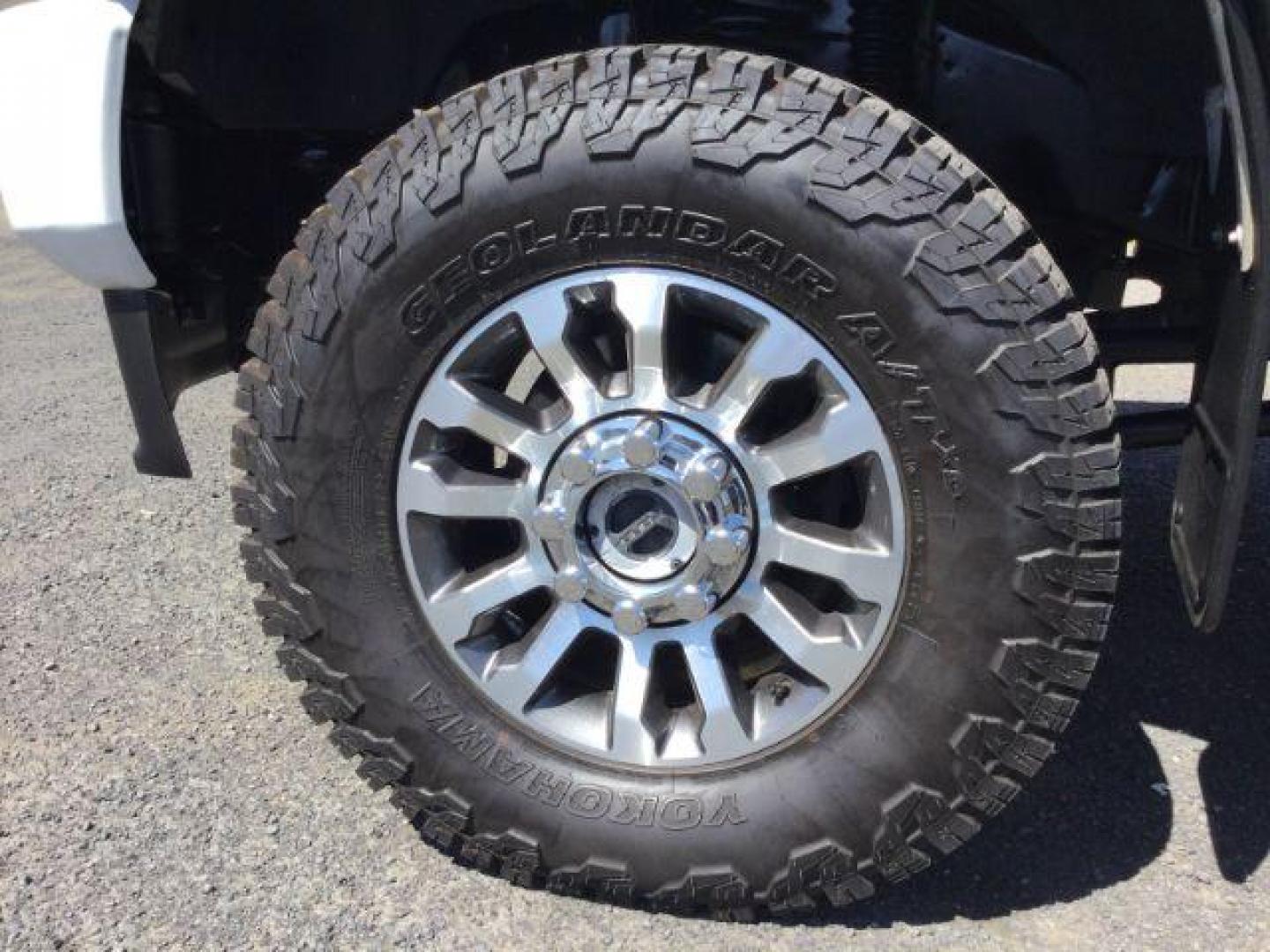 2022 Star White Metallic Tri-Coat /Black Onyx Ford F-350 Lariat Crew Cab 4WD (1FT8W3BT1NE) with an Powerstroke 6.7L V-8 diesel direct injection engine, 10 speed automatic transmission, located at 1801 Main Street, Lewiston, 83501, (208) 743-9371, 46.417065, -117.004799 - Photo#14