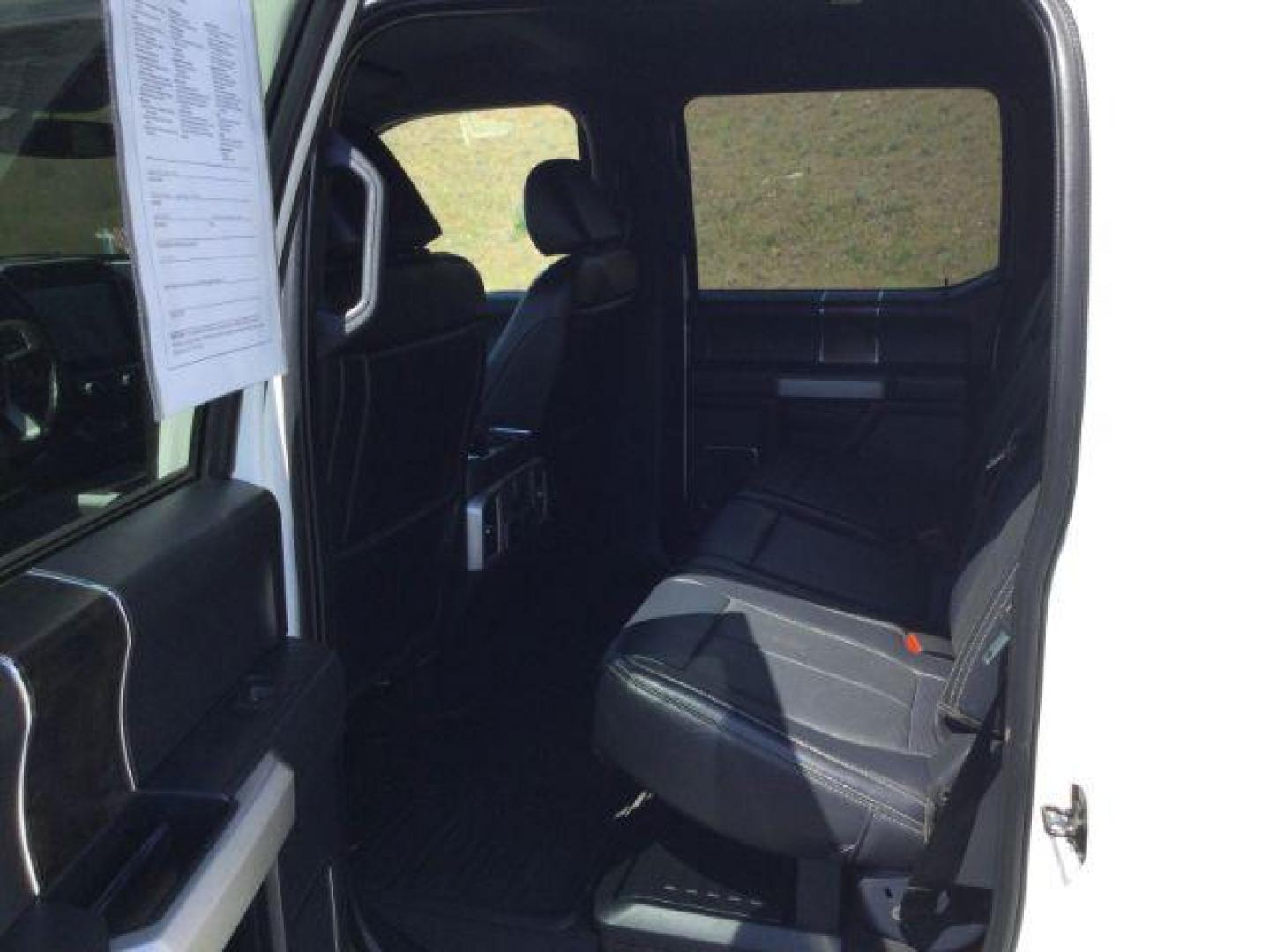 2022 Star White Metallic Tri-Coat /Black Onyx Ford F-350 Lariat Crew Cab 4WD (1FT8W3BT1NE) with an Powerstroke 6.7L V-8 diesel direct injection engine, 10 speed automatic transmission, located at 1801 Main Street, Lewiston, 83501, (208) 743-9371, 46.417065, -117.004799 - Photo#19