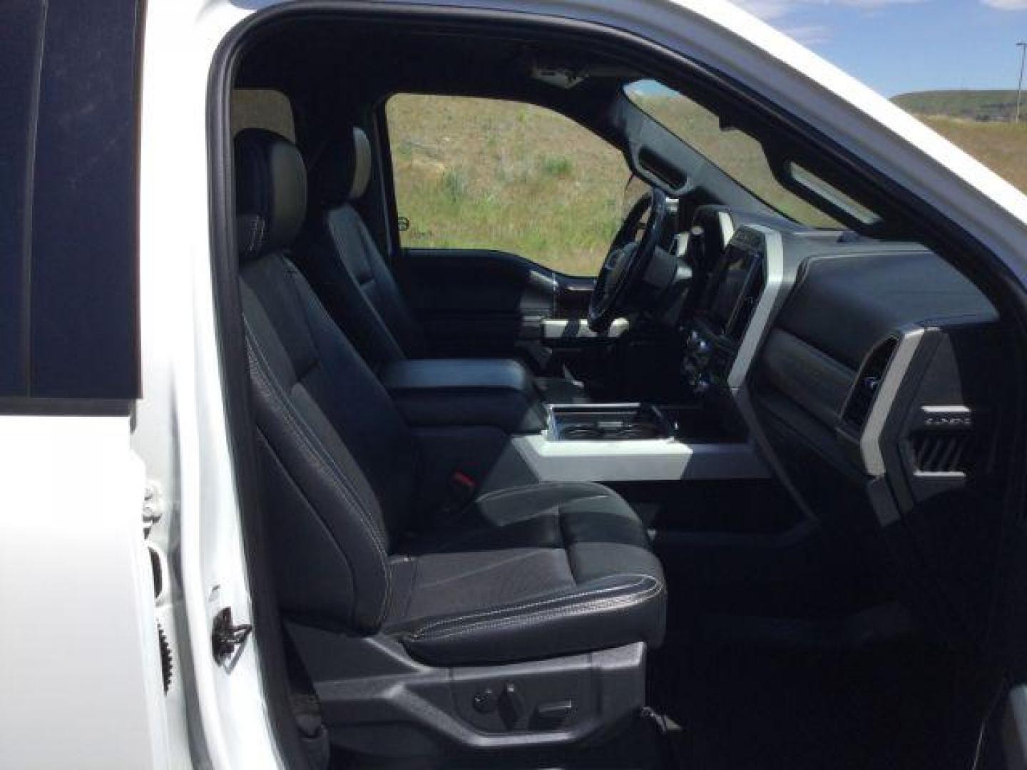 2022 Star White Metallic Tri-Coat /Black Onyx Ford F-350 Lariat Crew Cab 4WD (1FT8W3BT1NE) with an Powerstroke 6.7L V-8 diesel direct injection engine, 10 speed automatic transmission, located at 1801 Main Street, Lewiston, 83501, (208) 743-9371, 46.417065, -117.004799 - Photo#24