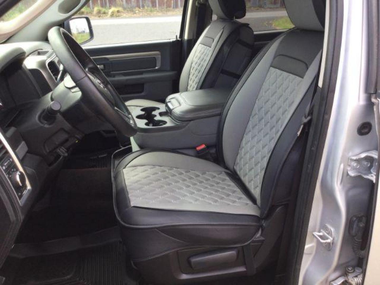 2013 Bright Silver Metallic Clearcoat /Diesel Gray/Black Ram 1500 SLT (1C6RR7LT0DS) with an HEMI 5.7L V-8 variable valve control engine, 6-Speed Automatic transmission, located at 1801 Main Street, Lewiston, 83501, (208) 743-9371, 46.417065, -117.004799 - Photo#4