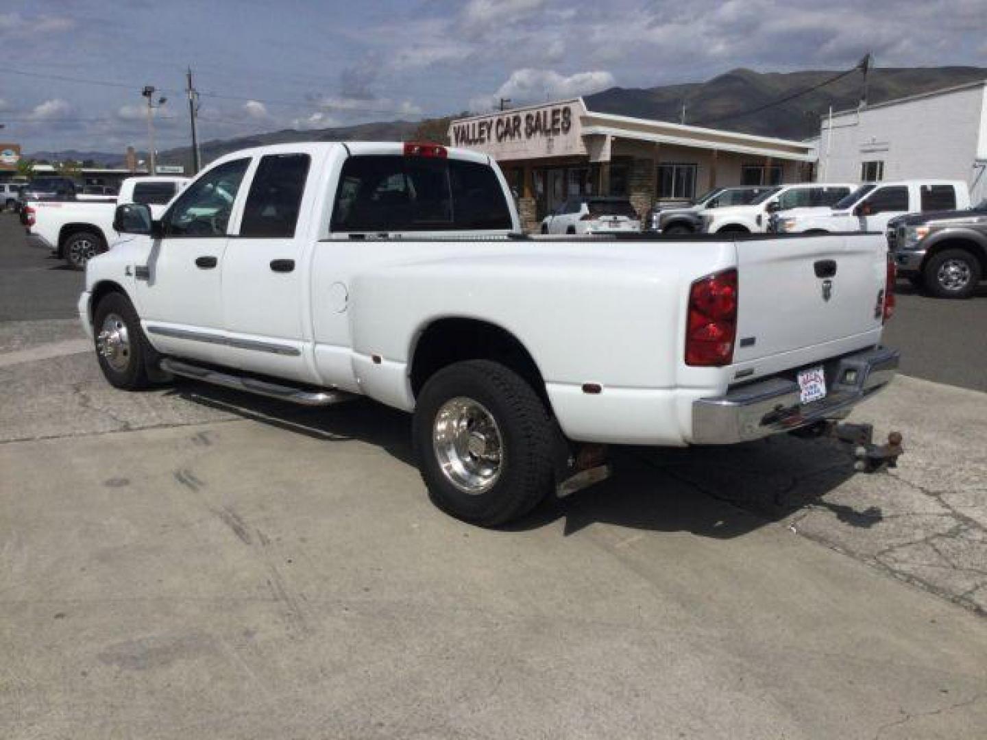 2008 Bright White Clearcoat /Khaki Dodge Ram 3500 Laramie (3D7ML48A98G) with an Cummins 6.7L I-6 diesel direct injection engine, 6-Speed Automatic transmission, located at 1801 Main Street, Lewiston, 83501, (208) 743-9371, 46.417065, -117.004799 - Photo#2