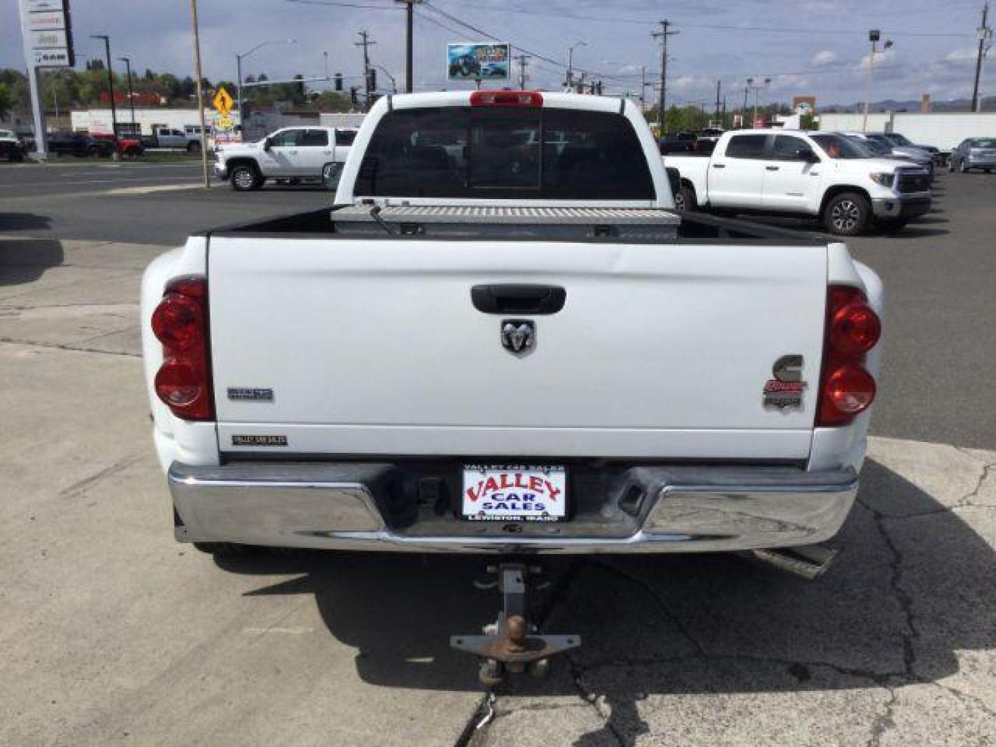 2008 Bright White Clearcoat /Khaki Dodge Ram 3500 Laramie (3D7ML48A98G) with an Cummins 6.7L I-6 diesel direct injection engine, 6-Speed Automatic transmission, located at 1801 Main Street, Lewiston, 83501, (208) 743-9371, 46.417065, -117.004799 - Photo#6