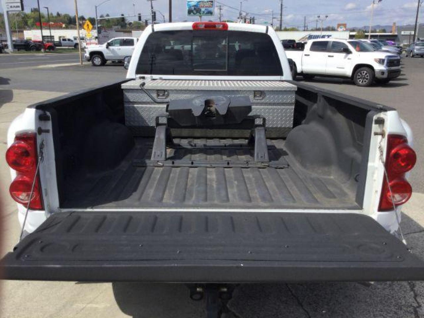 2008 Bright White Clearcoat /Khaki Dodge Ram 3500 Laramie (3D7ML48A98G) with an Cummins 6.7L I-6 diesel direct injection engine, 6-Speed Automatic transmission, located at 1801 Main Street, Lewiston, 83501, (208) 743-9371, 46.417065, -117.004799 - Photo#7