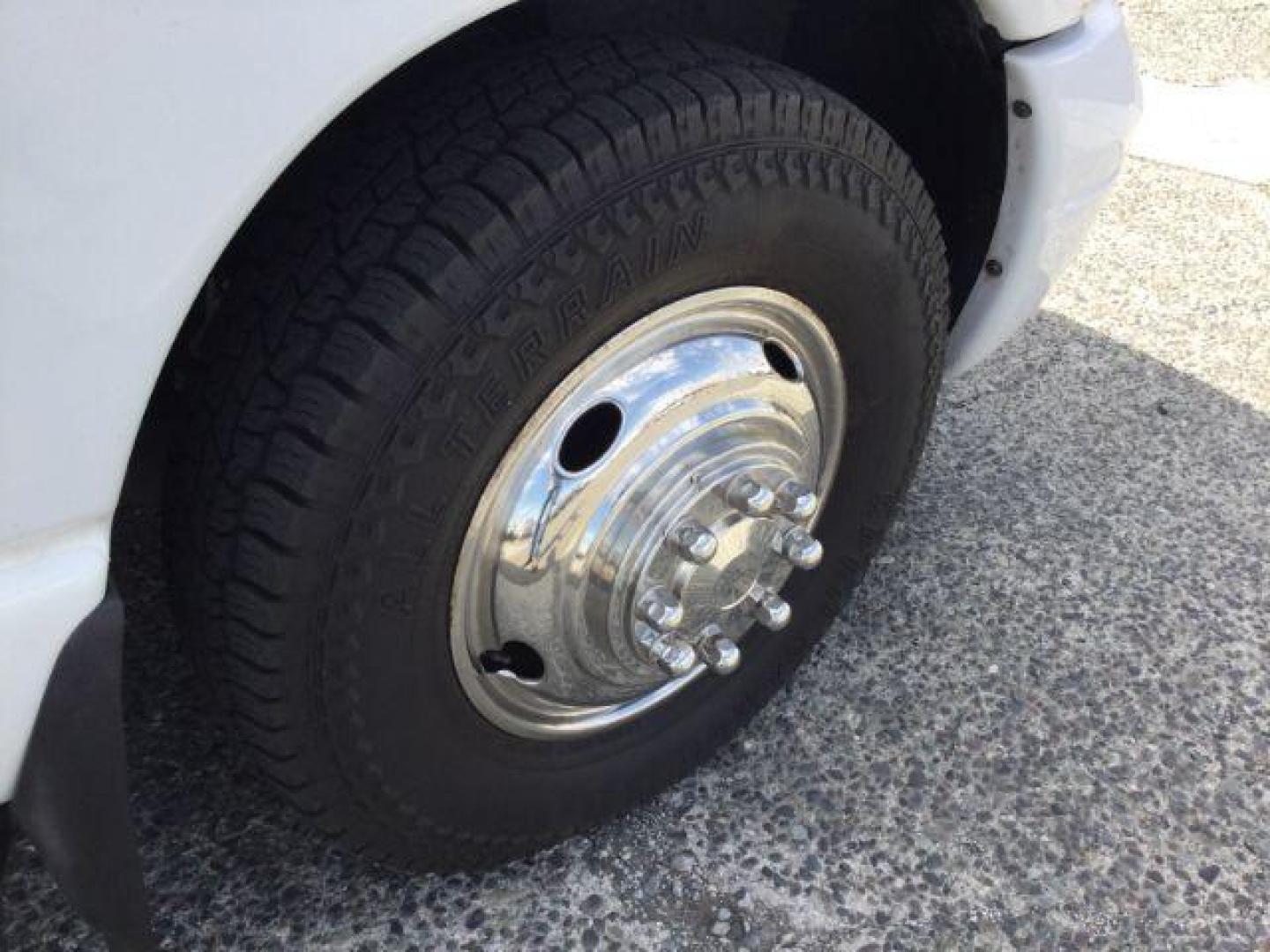 2008 Bright White Clearcoat /Khaki Dodge Ram 3500 Laramie (3D7ML48A98G) with an Cummins 6.7L I-6 diesel direct injection engine, 6-Speed Automatic transmission, located at 1801 Main Street, Lewiston, 83501, (208) 743-9371, 46.417065, -117.004799 - Photo#12