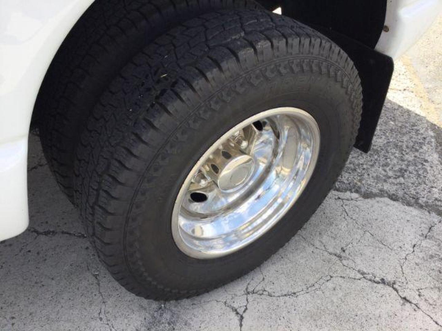 2008 Bright White Clearcoat /Khaki Dodge Ram 3500 Laramie (3D7ML48A98G) with an Cummins 6.7L I-6 diesel direct injection engine, 6-Speed Automatic transmission, located at 1801 Main Street, Lewiston, 83501, (208) 743-9371, 46.417065, -117.004799 - Photo#17