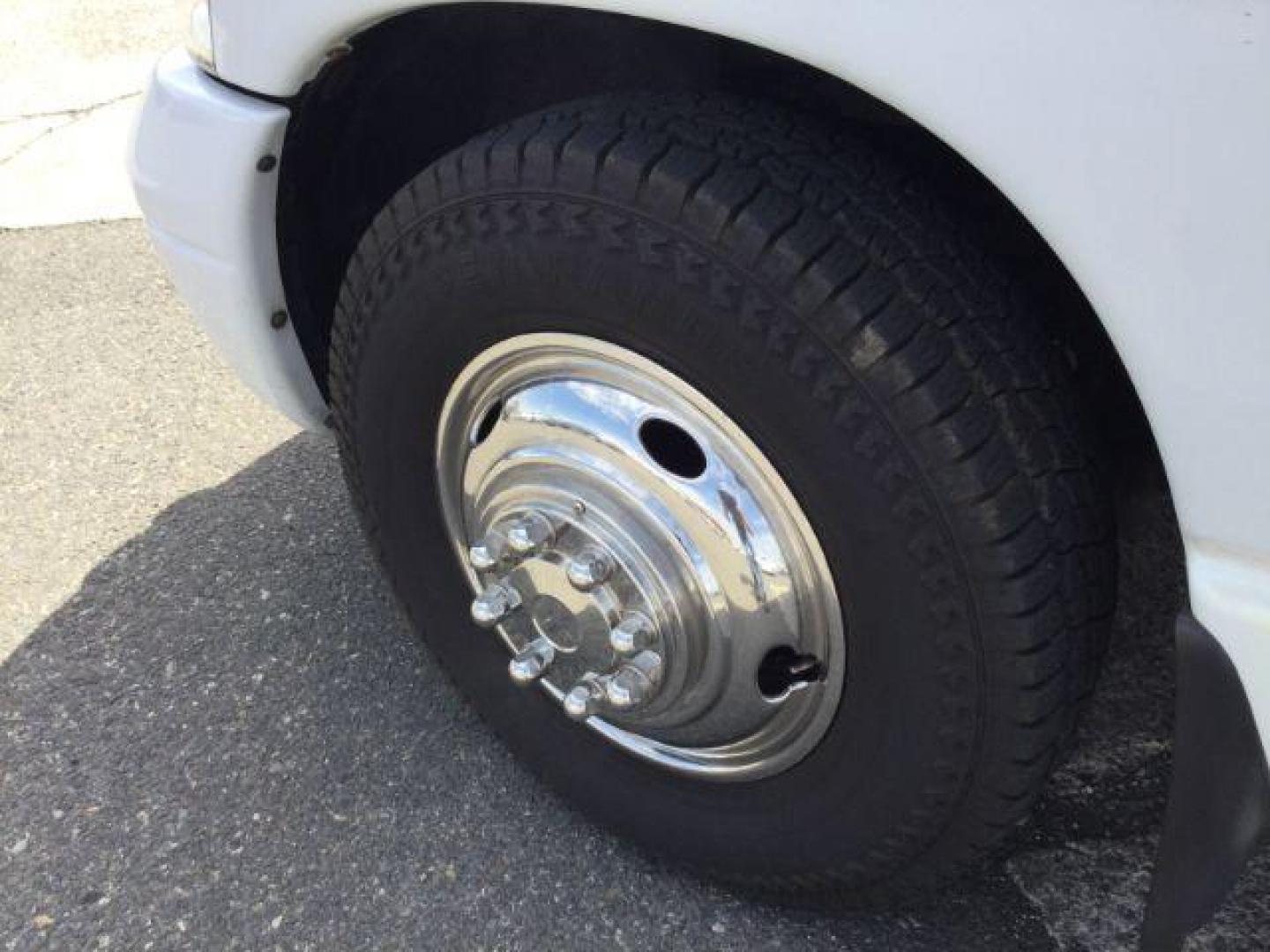 2008 Bright White Clearcoat /Khaki Dodge Ram 3500 Laramie (3D7ML48A98G) with an Cummins 6.7L I-6 diesel direct injection engine, 6-Speed Automatic transmission, located at 1801 Main Street, Lewiston, 83501, (208) 743-9371, 46.417065, -117.004799 - Photo#18