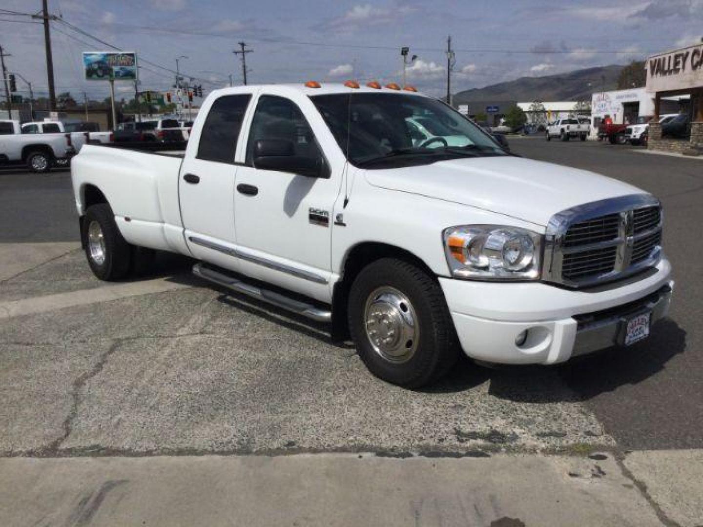 2008 Bright White Clearcoat /Khaki Dodge Ram 3500 Laramie (3D7ML48A98G) with an Cummins 6.7L I-6 diesel direct injection engine, 6-Speed Automatic transmission, located at 1801 Main Street, Lewiston, 83501, (208) 743-9371, 46.417065, -117.004799 - Photo#20
