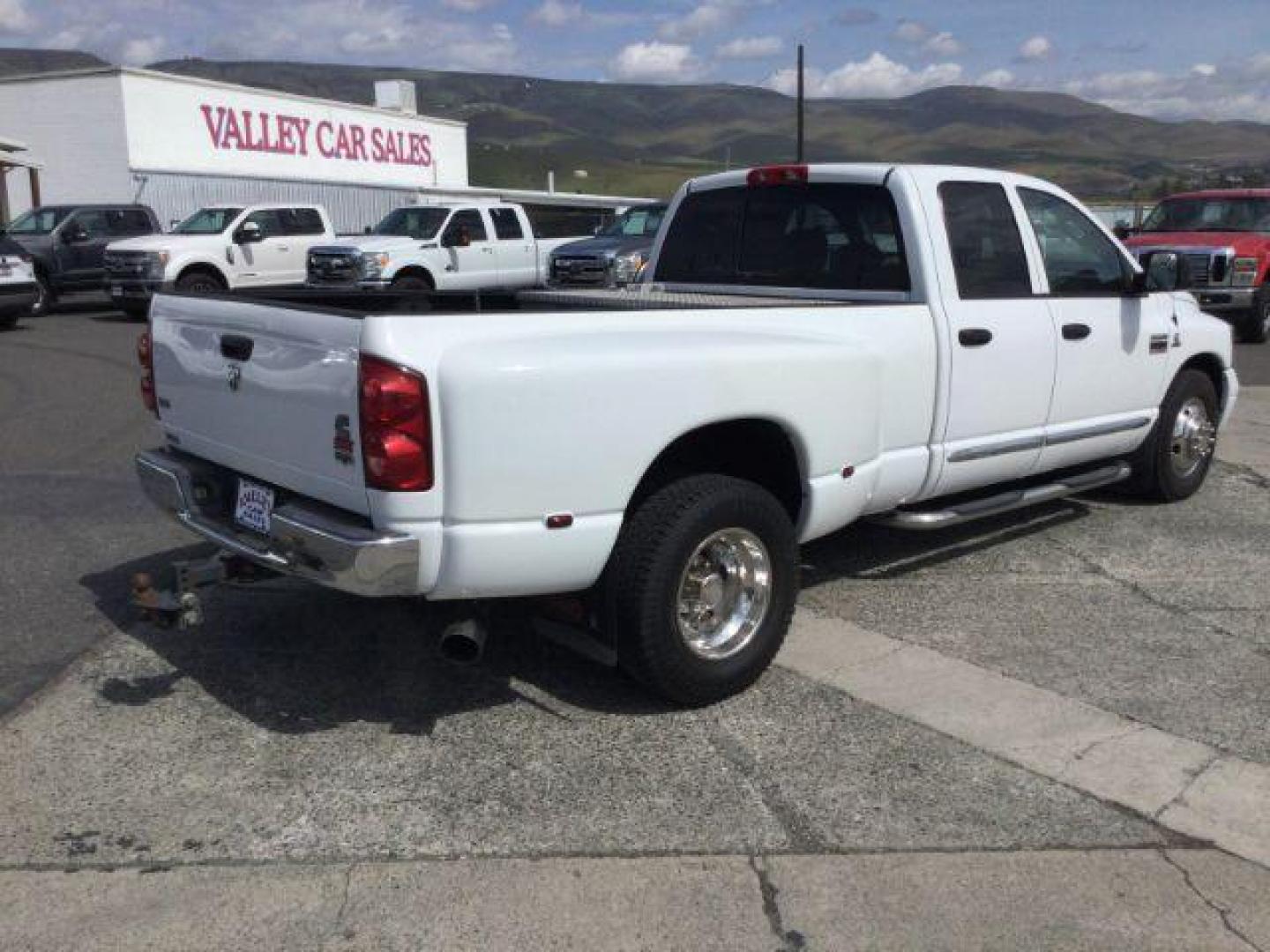 2008 Bright White Clearcoat /Khaki Dodge Ram 3500 Laramie (3D7ML48A98G) with an Cummins 6.7L I-6 diesel direct injection engine, 6-Speed Automatic transmission, located at 1801 Main Street, Lewiston, 83501, (208) 743-9371, 46.417065, -117.004799 - Photo#22