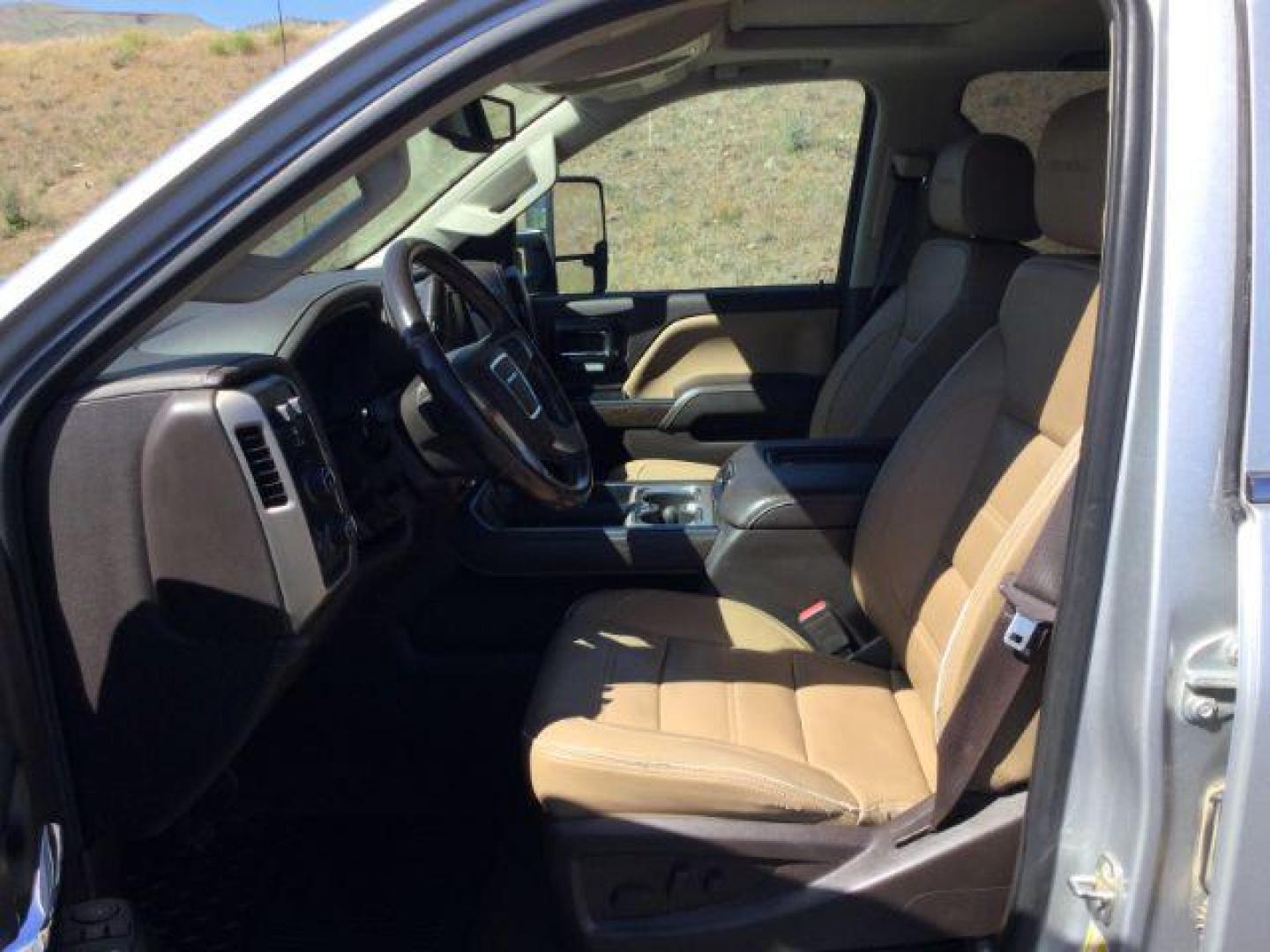 2017 Quicksilver Metallic /Cocoa/Dark Sand GMC Sierra 3500HD Denali (1GT42YEY1HF) with an Duramax 6.6L V-8 diesel direct injection engine, 6-Speed Automatic transmission, located at 1801 Main Street, Lewiston, 83501, (208) 743-9371, 46.417065, -117.004799 - Photo#14