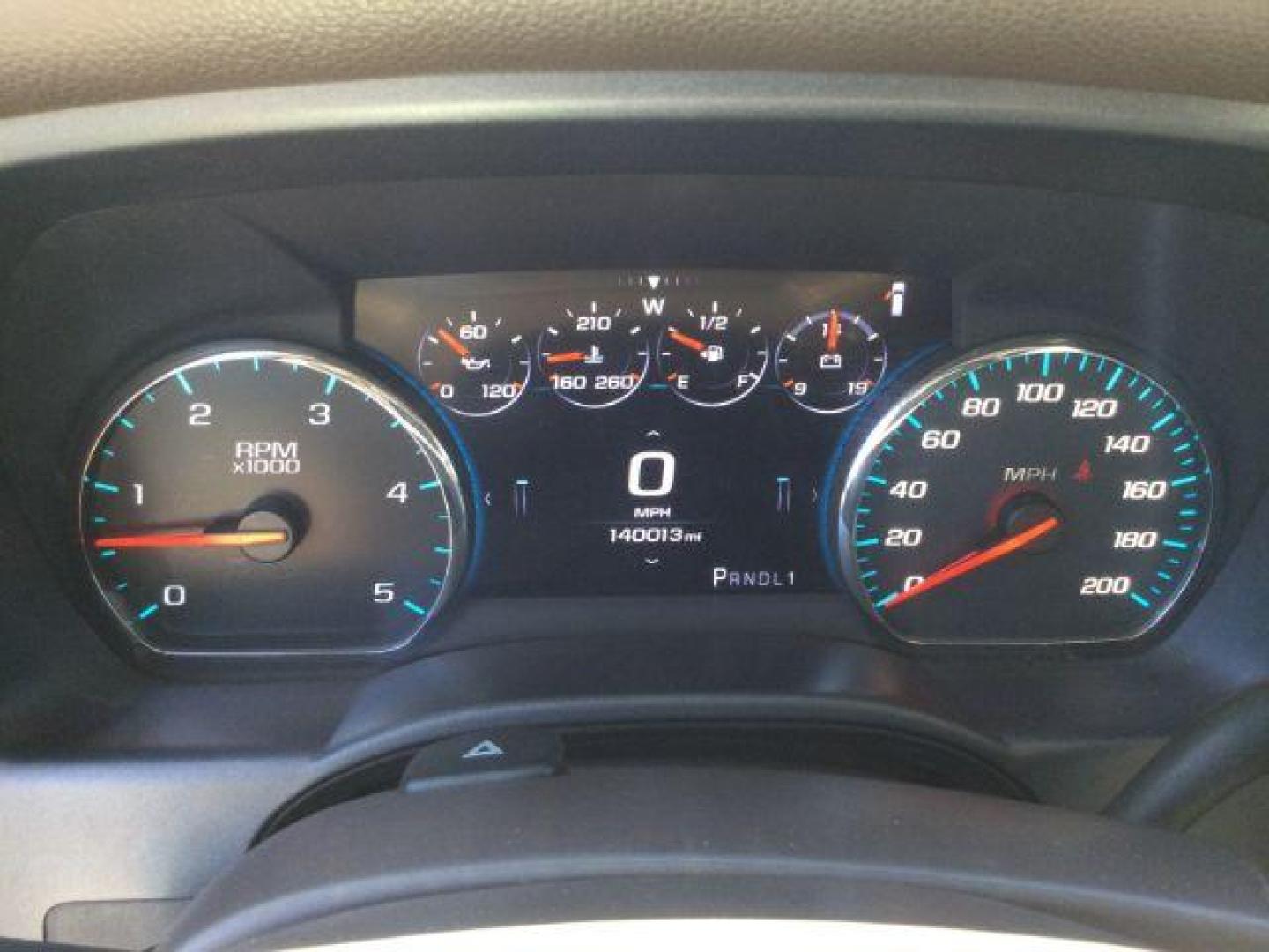 2017 Quicksilver Metallic /Cocoa/Dark Sand GMC Sierra 3500HD Denali (1GT42YEY1HF) with an Duramax 6.6L V-8 diesel direct injection engine, 6-Speed Automatic transmission, located at 1801 Main Street, Lewiston, 83501, (208) 743-9371, 46.417065, -117.004799 - Photo#18