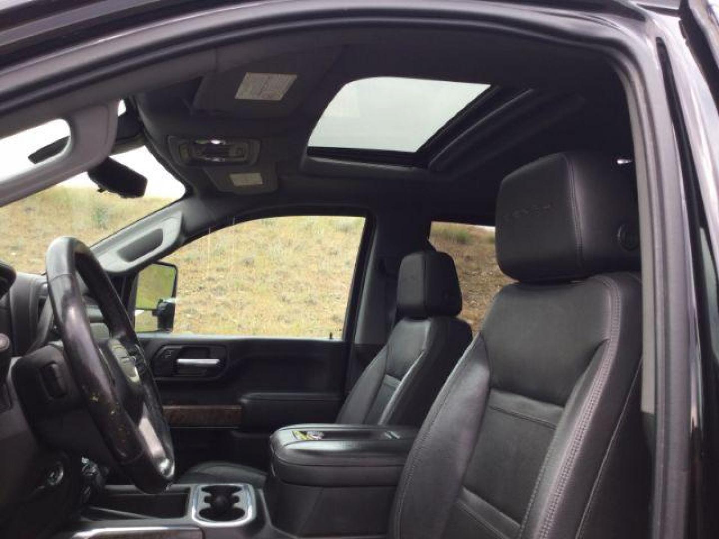2021 Onyx Black /Jet Black GMC Sierra 3500HD Denali (1GT49WEY9MF) with an Duramax 6.6L V-8 diesel direct injection engine, 10-speed automatic transmission, located at 1801 Main Street, Lewiston, 83501, (208) 743-9371, 46.417065, -117.004799 - Photo#12