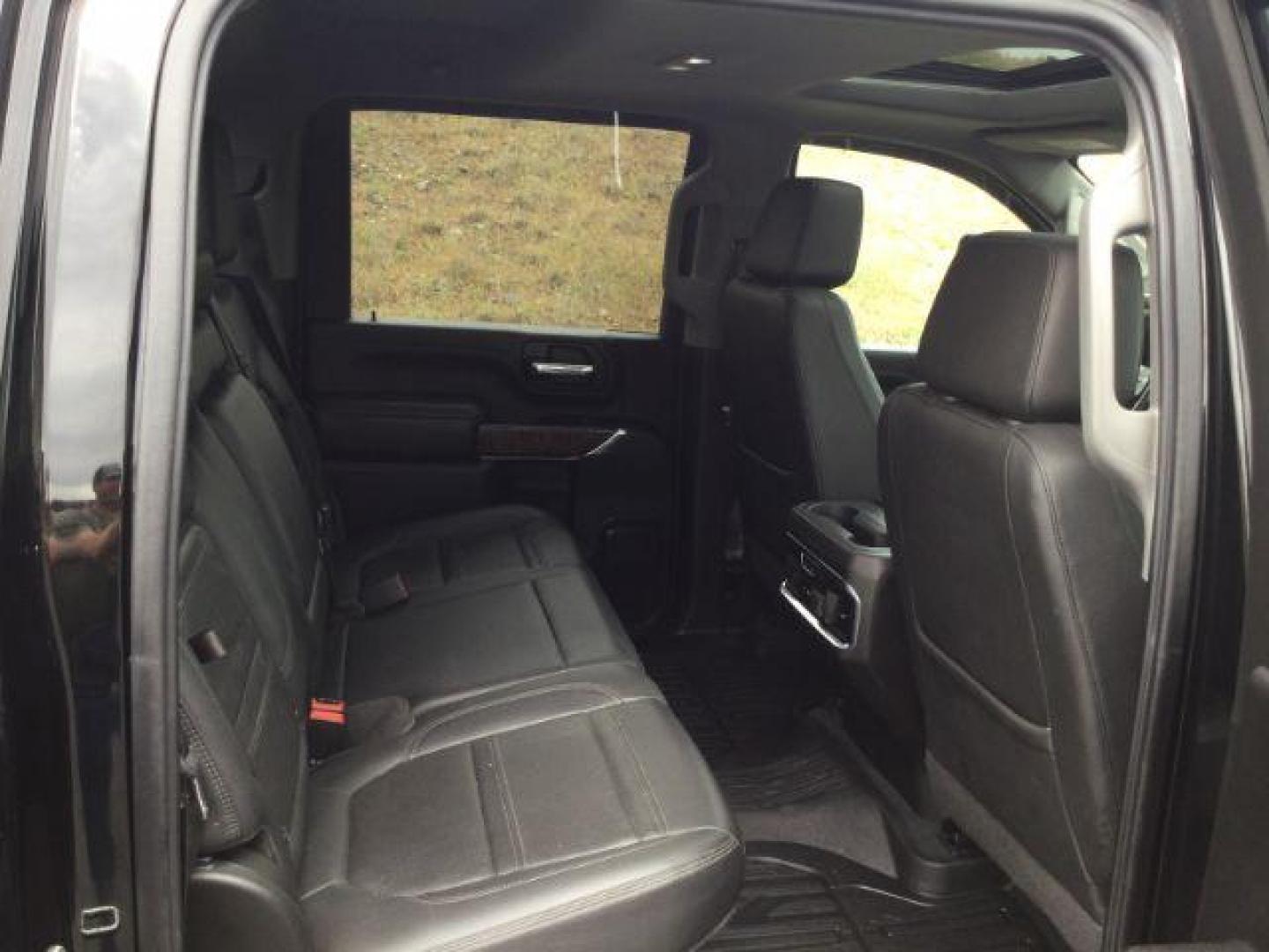 2021 Onyx Black /Jet Black GMC Sierra 3500HD Denali (1GT49WEY9MF) with an Duramax 6.6L V-8 diesel direct injection engine, 10-speed automatic transmission, located at 1801 Main Street, Lewiston, 83501, (208) 743-9371, 46.417065, -117.004799 - Photo#23
