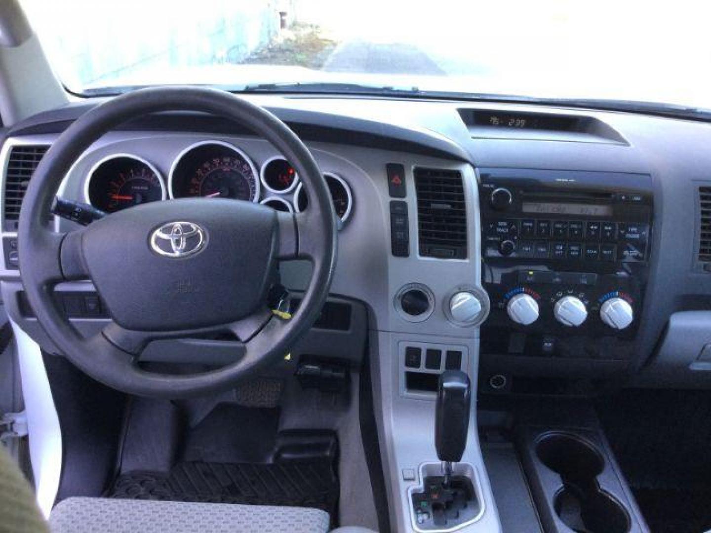 2007 Super White /Graphite Toyota Tundra SR5 5.7L V8 (5TFBV54197X) with an I-FORCE 5.7L V-8 DOHC engine, 6-Speed Automatic transmission, located at 1801 Main Street, Lewiston, 83501, (208) 743-9371, 46.417065, -117.004799 - Photo#3