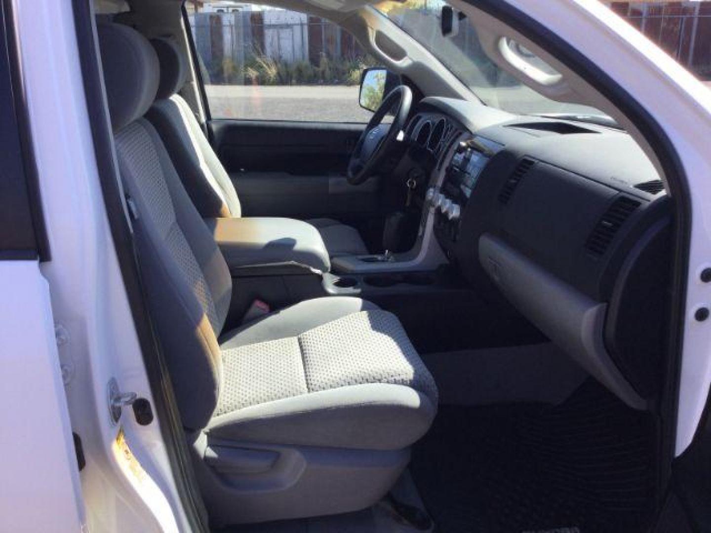 2007 Super White /Graphite Toyota Tundra SR5 5.7L V8 (5TFBV54197X) with an I-FORCE 5.7L V-8 DOHC engine, 6-Speed Automatic transmission, located at 1801 Main Street, Lewiston, 83501, (208) 743-9371, 46.417065, -117.004799 - Photo#10