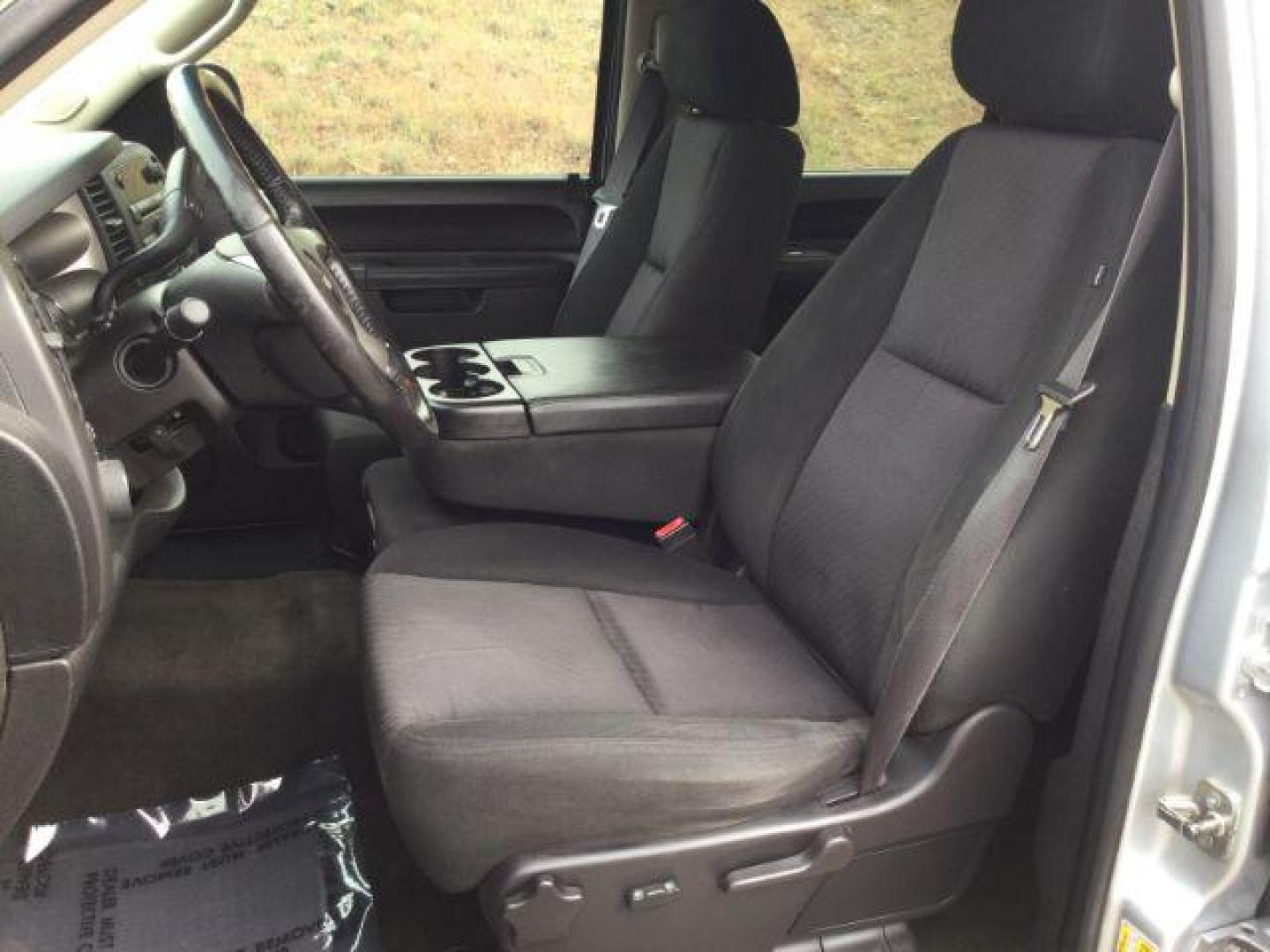 2013 Quicksilver Metallic /Ebony GMC Sierra 1500 SLE (3GTP2VE72DG) with an 5.3L V8 engine, 6-Speed Automatic transmission, located at 1801 Main Street, Lewiston, 83501, (208) 743-9371, 46.417065, -117.004799 - Photo#5