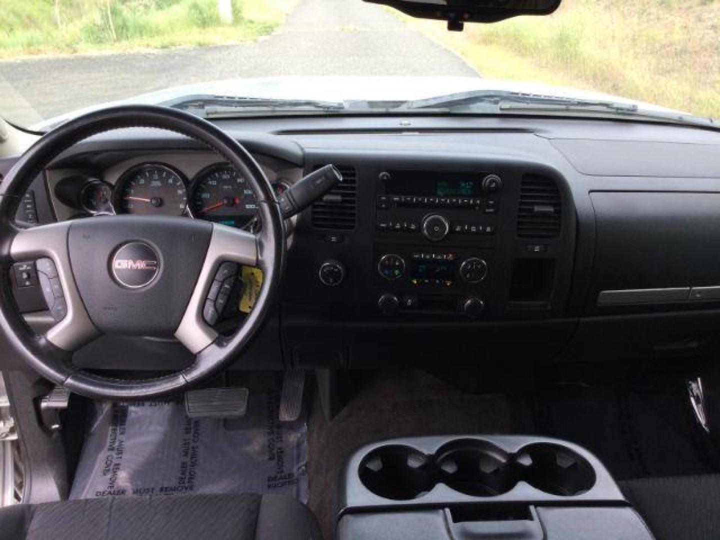 2013 Quicksilver Metallic /Ebony GMC Sierra 1500 SLE (3GTP2VE72DG) with an 5.3L V8 engine, 6-Speed Automatic transmission, located at 1801 Main Street, Lewiston, 83501, (208) 743-9371, 46.417065, -117.004799 - Photo#11