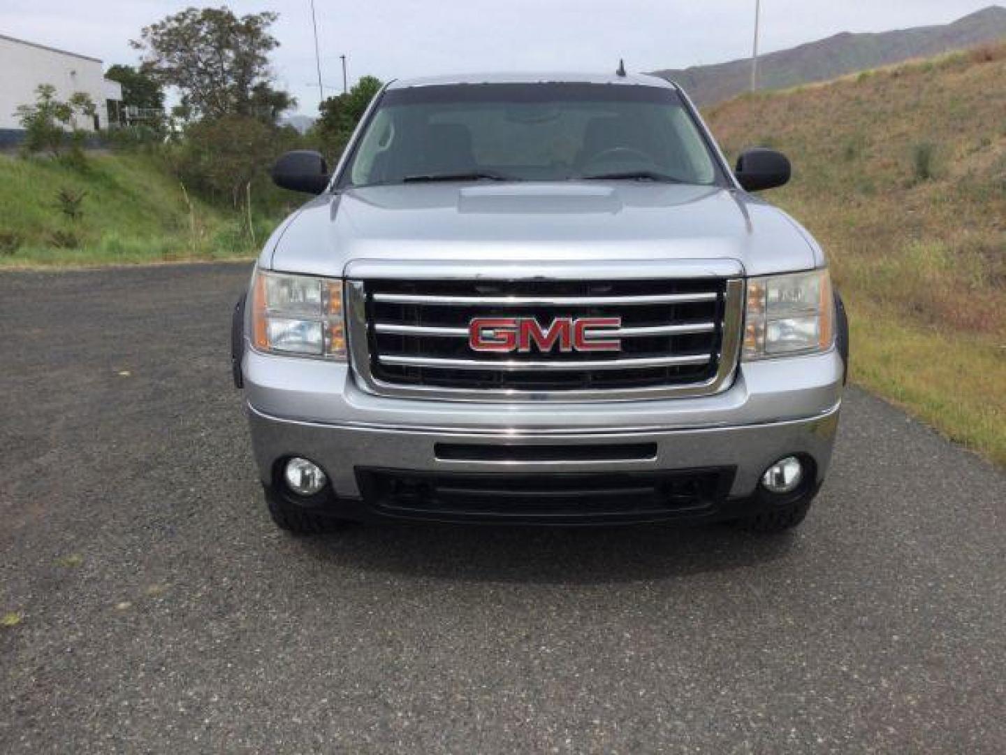 2013 Quicksilver Metallic /Ebony GMC Sierra 1500 SLE (3GTP2VE72DG) with an 5.3L V8 engine, 6-Speed Automatic transmission, located at 1801 Main Street, Lewiston, 83501, (208) 743-9371, 46.417065, -117.004799 - Photo#18