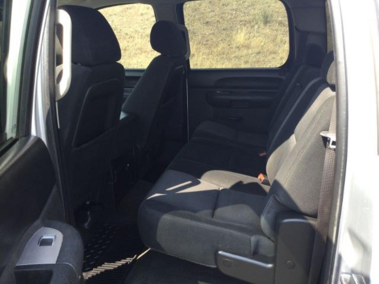 2013 Quicksilver Metallic /Ebony GMC Sierra 1500 SLE (3GTP2VE72DG) with an 5.3L V8 engine, 6-Speed Automatic transmission, located at 1801 Main Street, Lewiston, 83501, (208) 743-9371, 46.417065, -117.004799- Photo#11