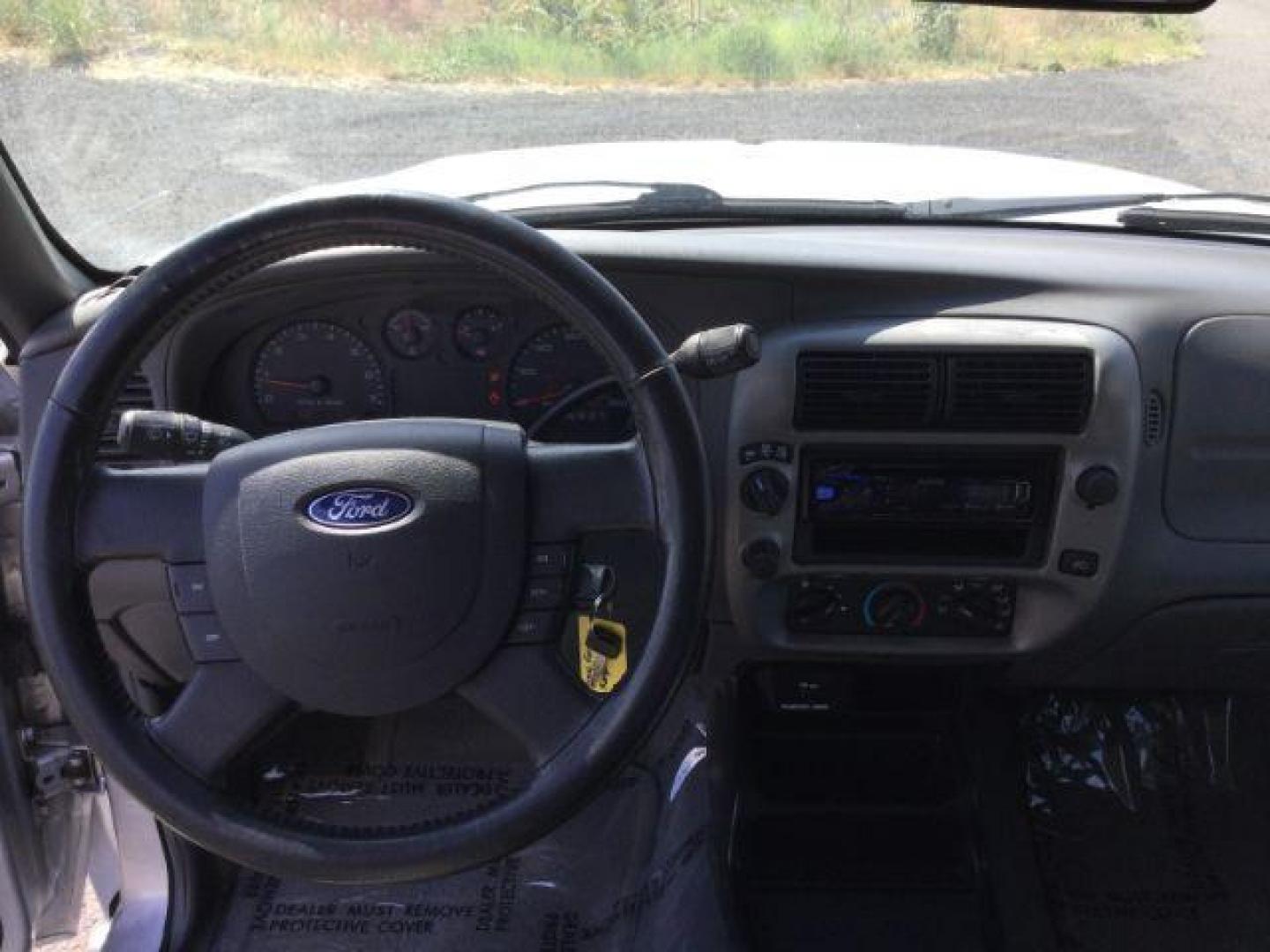 2004 Silver Clearcoat Metallic /Black/Gray cloth Ford Ranger XLT 4x4 (1FTZR45E64P) with an 4L V-6 regular unleaded engine, automatic transmission, located at 1801 Main Street, Lewiston, 83501, (208) 743-9371, 46.417065, -117.004799 - Photo#9