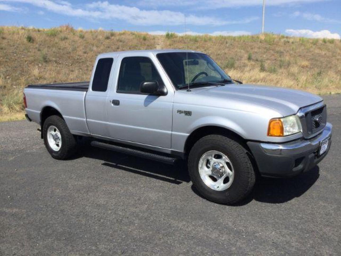 2004 Silver Clearcoat Metallic /Black/Gray cloth Ford Ranger XLT 4x4 (1FTZR45E64P) with an 4L V-6 regular unleaded engine, automatic transmission, located at 1801 Main Street, Lewiston, 83501, (208) 743-9371, 46.417065, -117.004799 - Photo#14