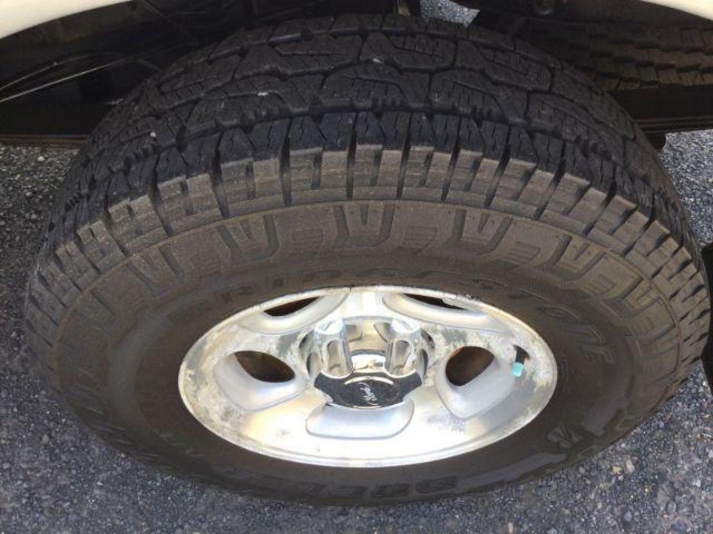 2004 Silver Clearcoat Metallic /Black/Gray cloth Ford Ranger XLT 4x4 (1FTZR45E64P) with an 4L V-6 regular unleaded engine, automatic transmission, located at 1801 Main Street, Lewiston, 83501, (208) 743-9371, 46.417065, -117.004799 - Photo#18