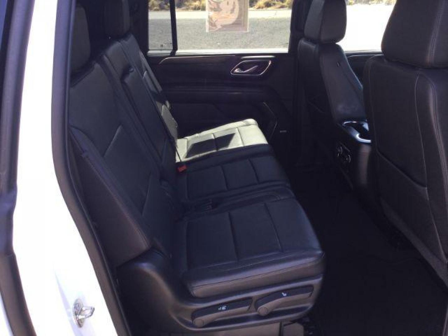 2023 Summit White /Jet Black Chevrolet Suburban 4WD LT (1GNSKCKD2PR) with an EcoTec3 5.3L V-8 gasoline direct injection engine, 10 speed automatic transmission, located at 1801 Main Street, Lewiston, 83501, (208) 743-9371, 46.417065, -117.004799 - Photo#12