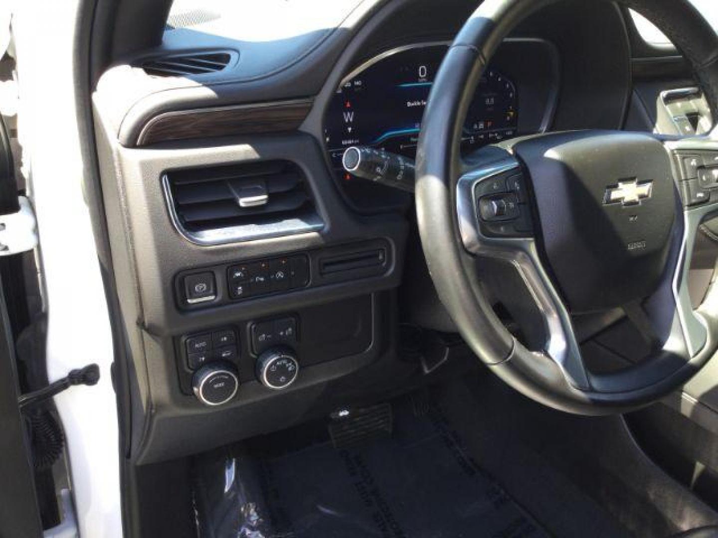 2023 Summit White /Jet Black Chevrolet Suburban 4WD LT (1GNSKCKD2PR) with an EcoTec3 5.3L V-8 gasoline direct injection engine, 10 speed automatic transmission, located at 1801 Main Street, Lewiston, 83501, (208) 743-9371, 46.417065, -117.004799 - Photo#19