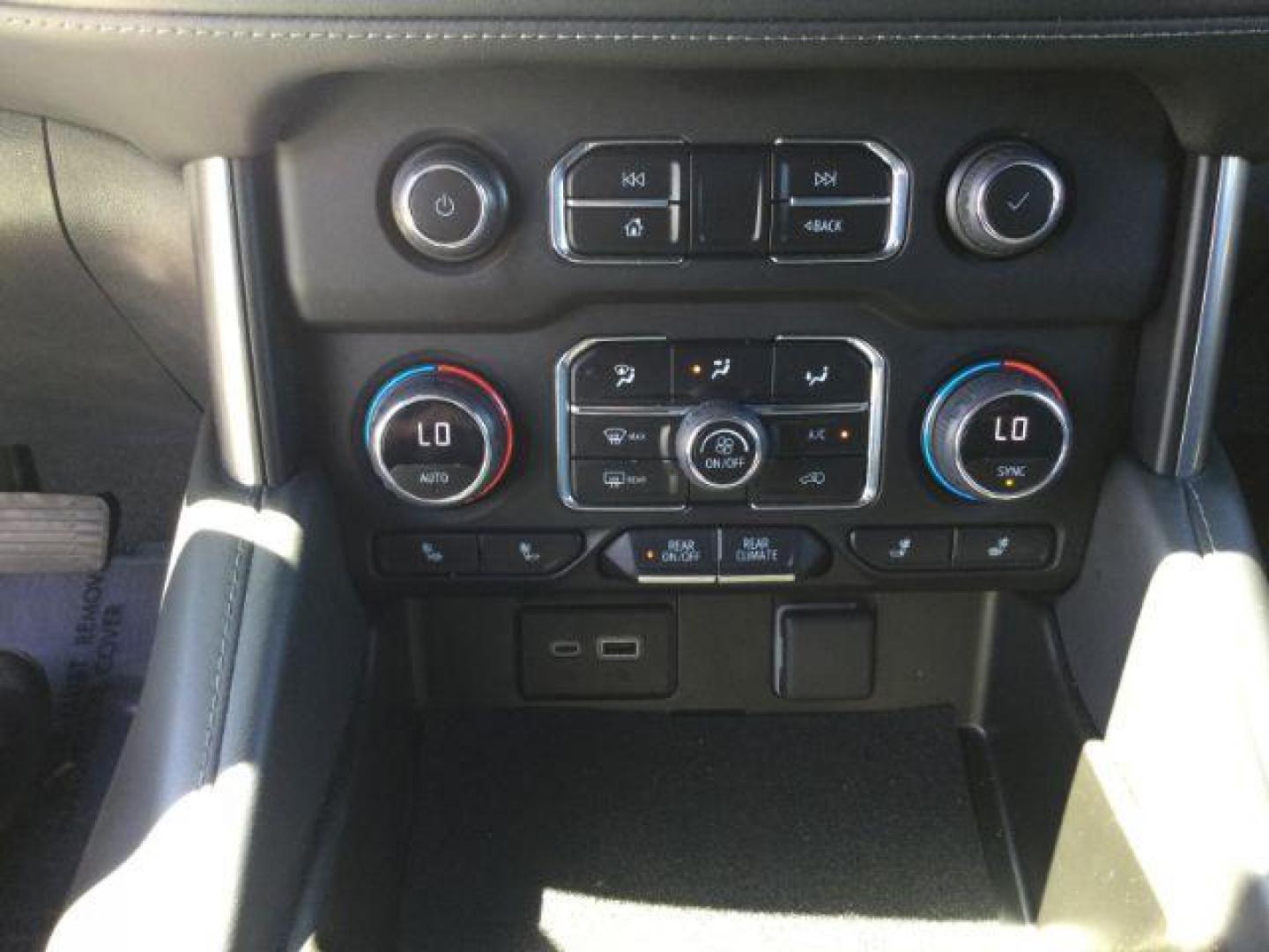 2023 Summit White /Jet Black Chevrolet Suburban 4WD LT (1GNSKCKD2PR) with an EcoTec3 5.3L V-8 gasoline direct injection engine, 10 speed automatic transmission, located at 1801 Main Street, Lewiston, 83501, (208) 743-9371, 46.417065, -117.004799 - Photo#21
