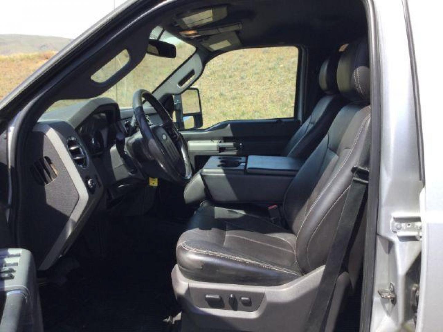 2012 Ingot Silver Metallic /Black Ford F-250 LARIAT (1FT7W2BT1CE) with an Powerstroke 6.7L V-8 diesel direct injection engine, 6-Speed Automatic transmission, located at 1801 Main Street, Lewiston, 83501, (208) 743-9371, 46.417065, -117.004799 - Photo#4