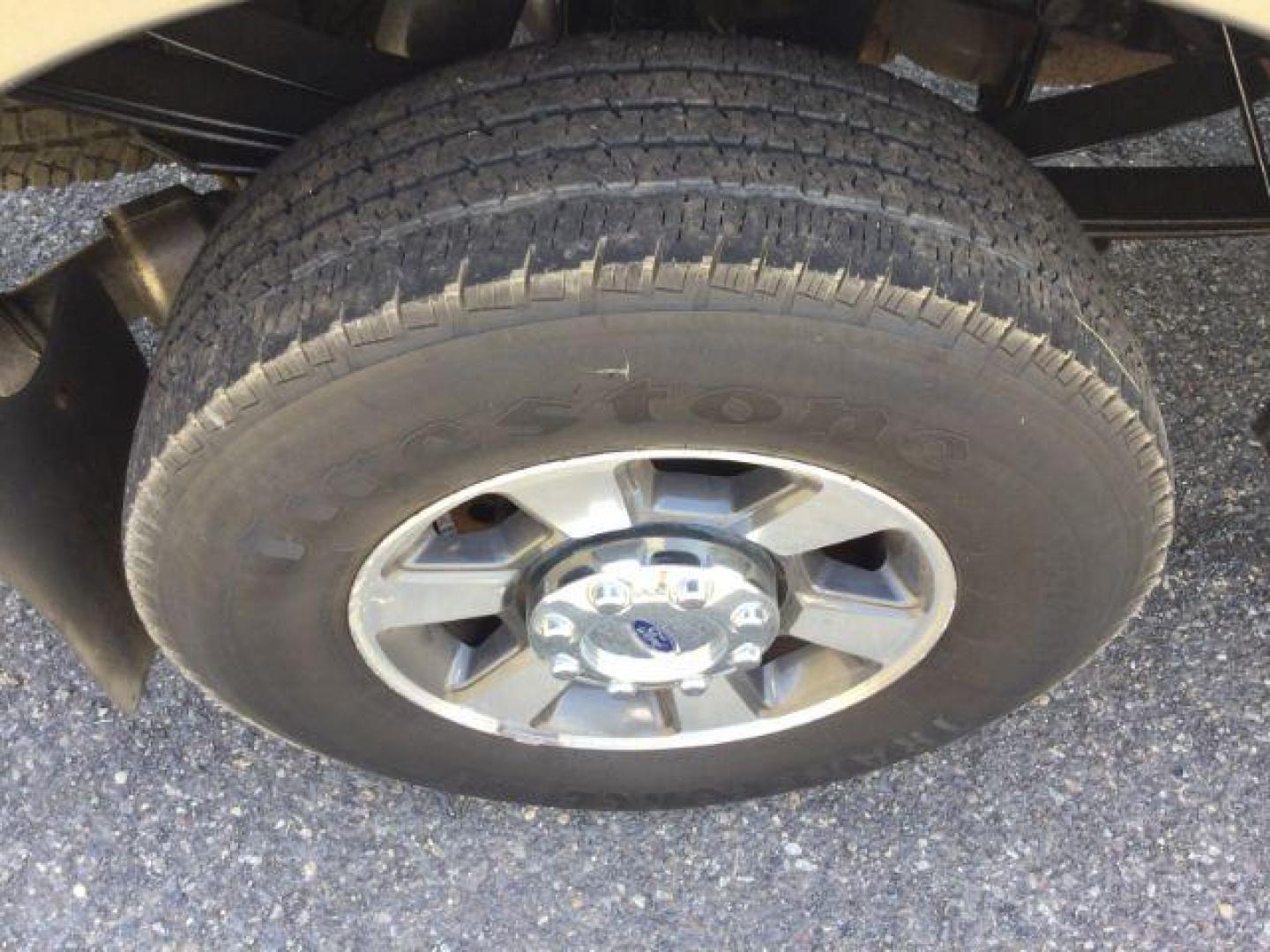 2012 Ingot Silver Metallic /Black Ford F-250 LARIAT (1FT7W2BT1CE) with an Powerstroke 6.7L V-8 diesel direct injection engine, 6-Speed Automatic transmission, located at 1801 Main Street, Lewiston, 83501, (208) 743-9371, 46.417065, -117.004799 - Photo#9