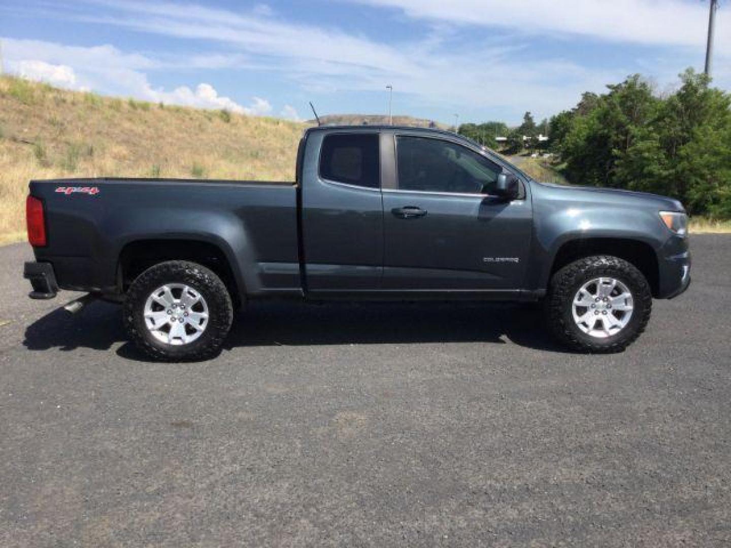 2018 Graphite Metallic /Jet Black/Dark Ash Chevrolet Colorado LT (1GCHTCEN1J1) with an 3.6L V-6 gasoline direct injection engine, 6-Speed Automatic transmission, located at 1801 Main Street, Lewiston, 83501, (208) 743-9371, 46.417065, -117.004799 - Photo#11
