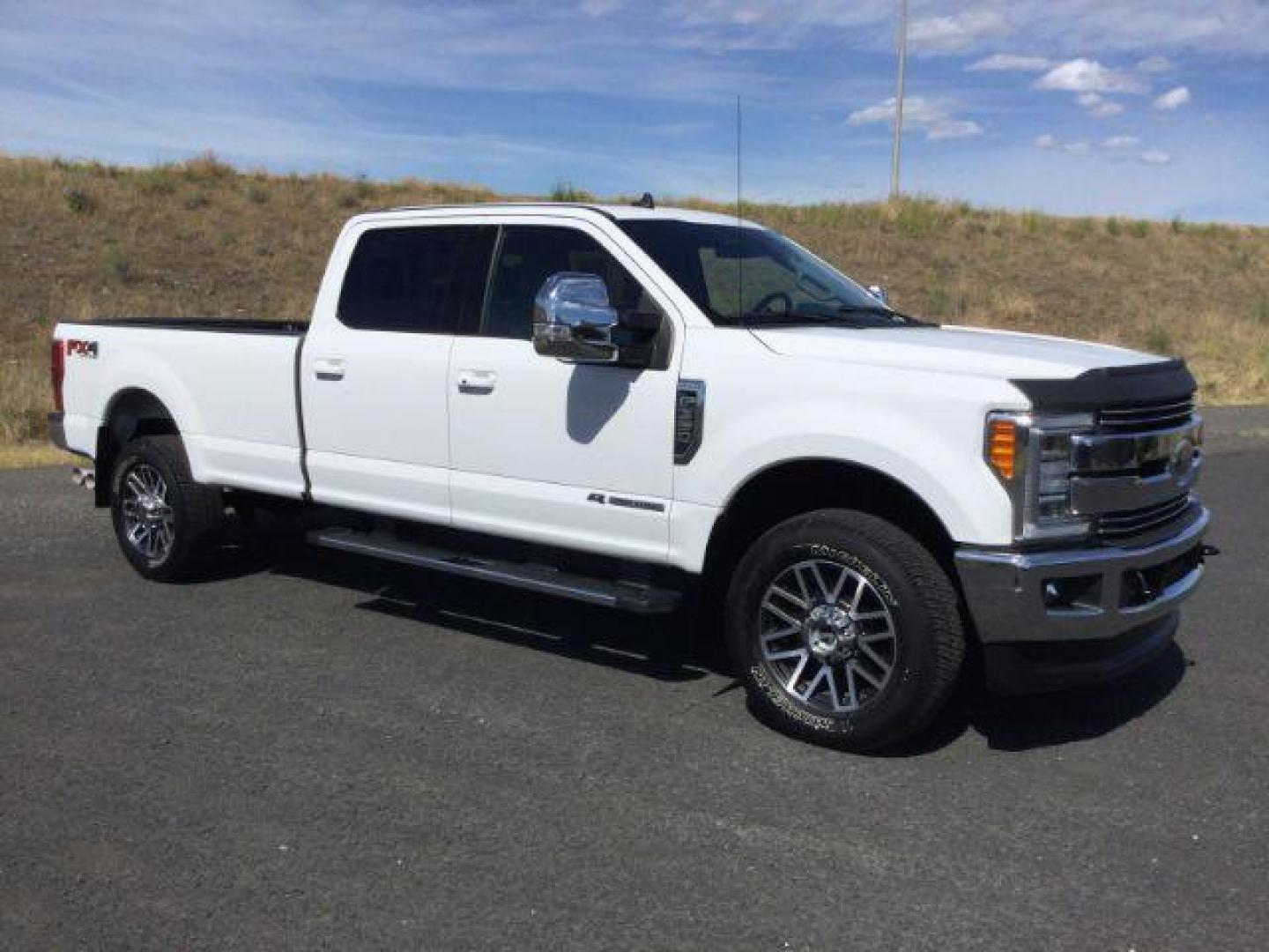 2019 Ford F-350 Lariat 4x4 Crew Cab 176 in SRW's photo