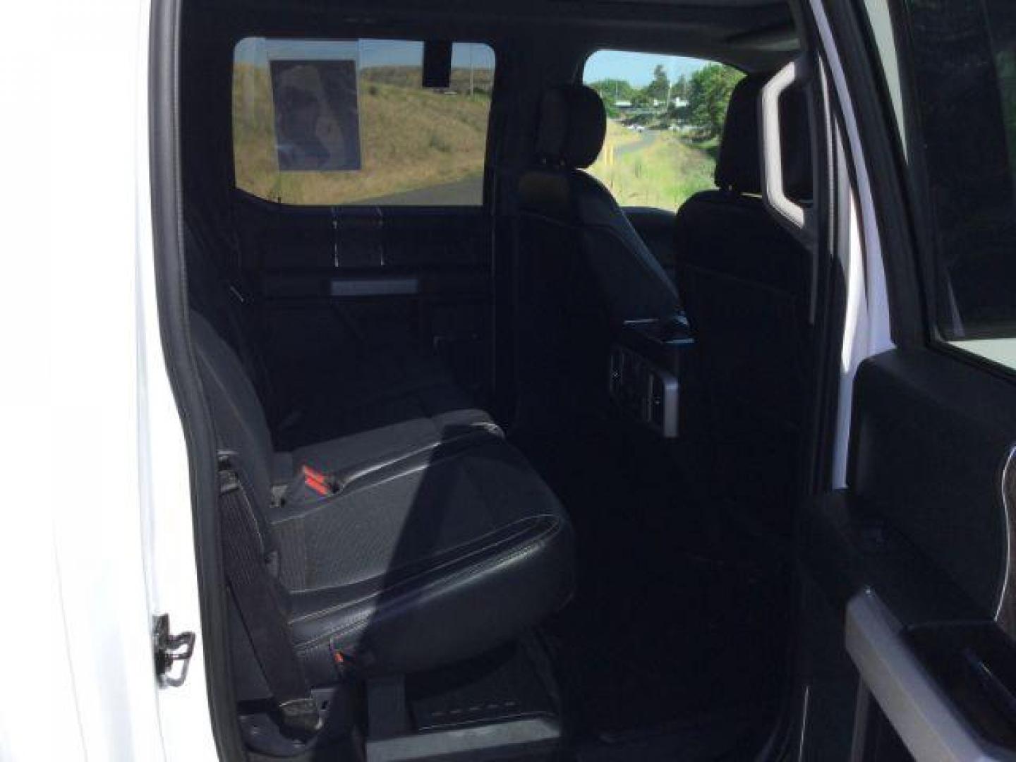 2019 Oxford White /Black Ford F-350 Lariat Crew Cab 4WD (1FT8W3BT9KE) with an Powerstroke 6.7L V-8 diesel direct injection engine, 6-Speed Automatic transmission, located at 1801 Main Street, Lewiston, 83501, (208) 743-9371, 46.417065, -117.004799 - Photo#10