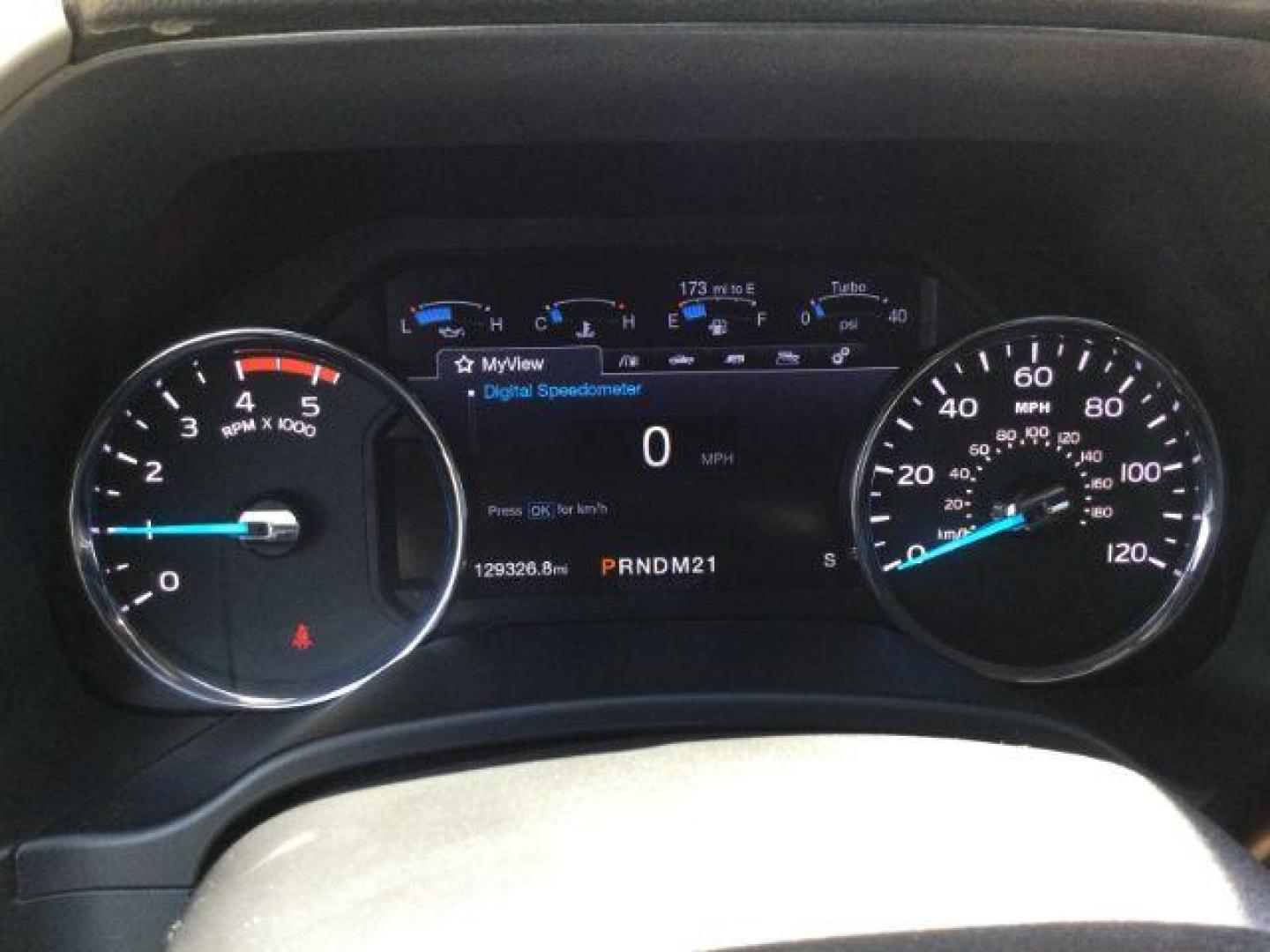2019 Oxford White /Black Ford F-350 Lariat Crew Cab 4WD (1FT8W3BT9KE) with an Powerstroke 6.7L V-8 diesel direct injection engine, 6-Speed Automatic transmission, located at 1801 Main Street, Lewiston, 83501, (208) 743-9371, 46.417065, -117.004799 - Photo#18