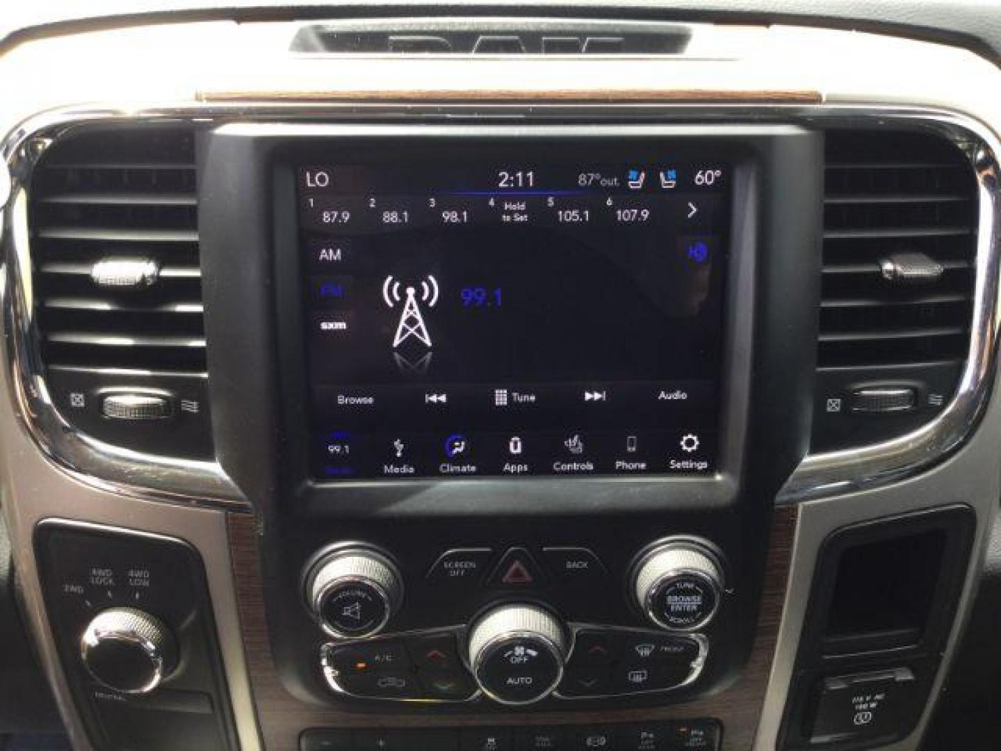 2018 Pearl White /Black, leather RAM 2500 Laramie Crew Cab SWB 4WD (3C6UR5FL4JG) with an 6.7L L6 OHV 24V TURBO DIESEL engine, 6-Speed Automatic transmission, located at 1801 Main Street, Lewiston, 83501, (208) 743-9371, 46.417065, -117.004799 - Photo#12