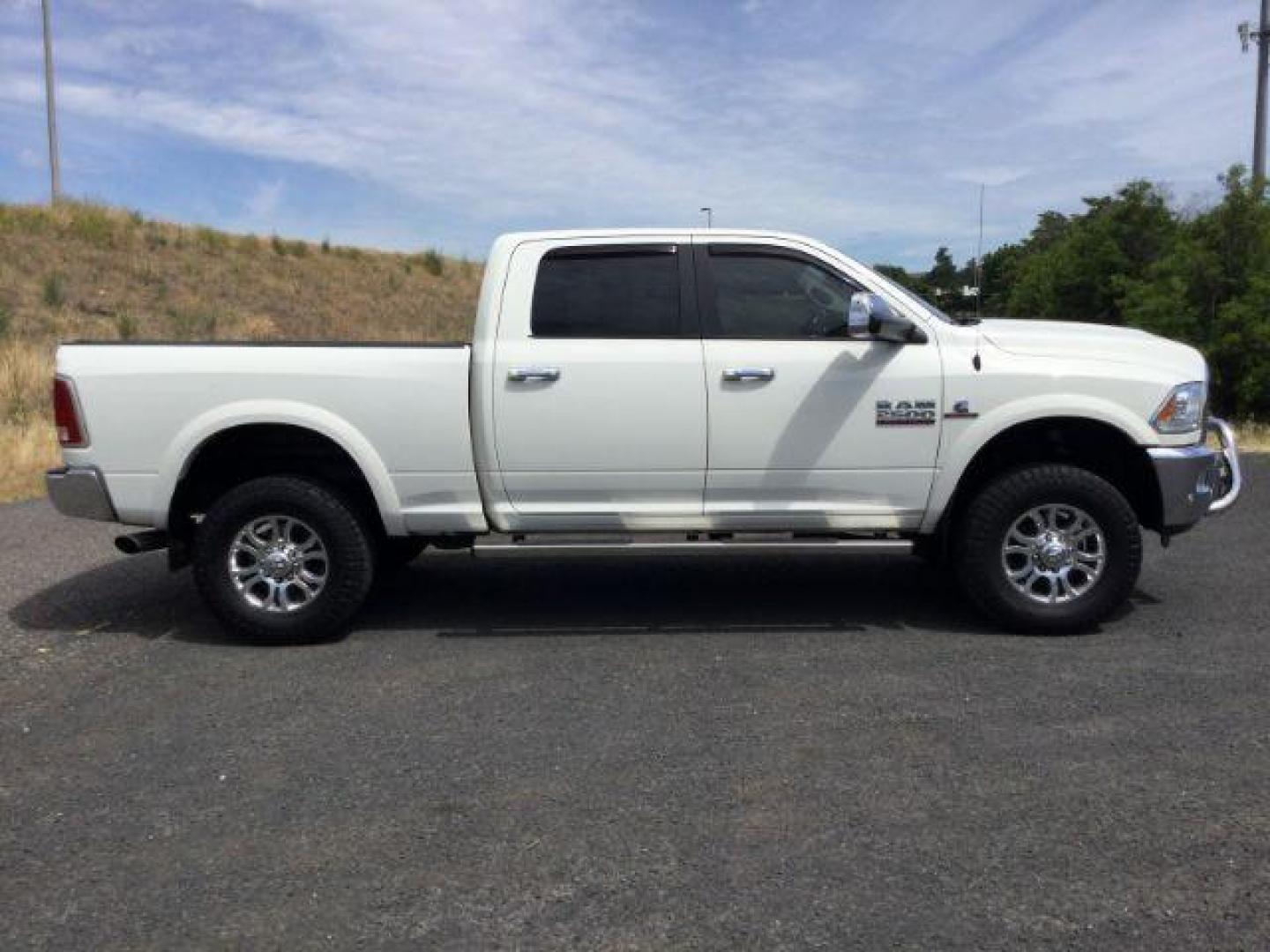 2018 Pearl White /Black, leather RAM 2500 Laramie Crew Cab SWB 4WD (3C6UR5FL4JG) with an 6.7L L6 OHV 24V TURBO DIESEL engine, 6-Speed Automatic transmission, located at 1801 Main Street, Lewiston, 83501, (208) 743-9371, 46.417065, -117.004799 - Photo#16