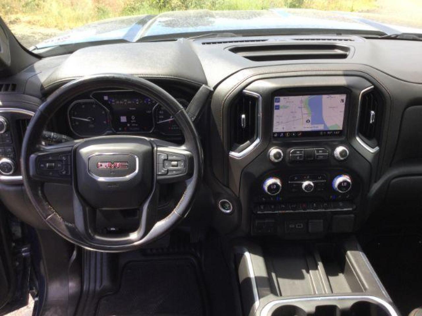 2022 Pacific Blue Metallic /Jet Black w/Kalahari Accents GMC Sierra 2500HD AT4 (1GT49PEY2NF) with an 6.6L V-8 gasoline direct injection engine, 10-speed automatic transmission, located at 1801 Main Street, Lewiston, 83501, (208) 743-9371, 46.417065, -117.004799 - Photo#4