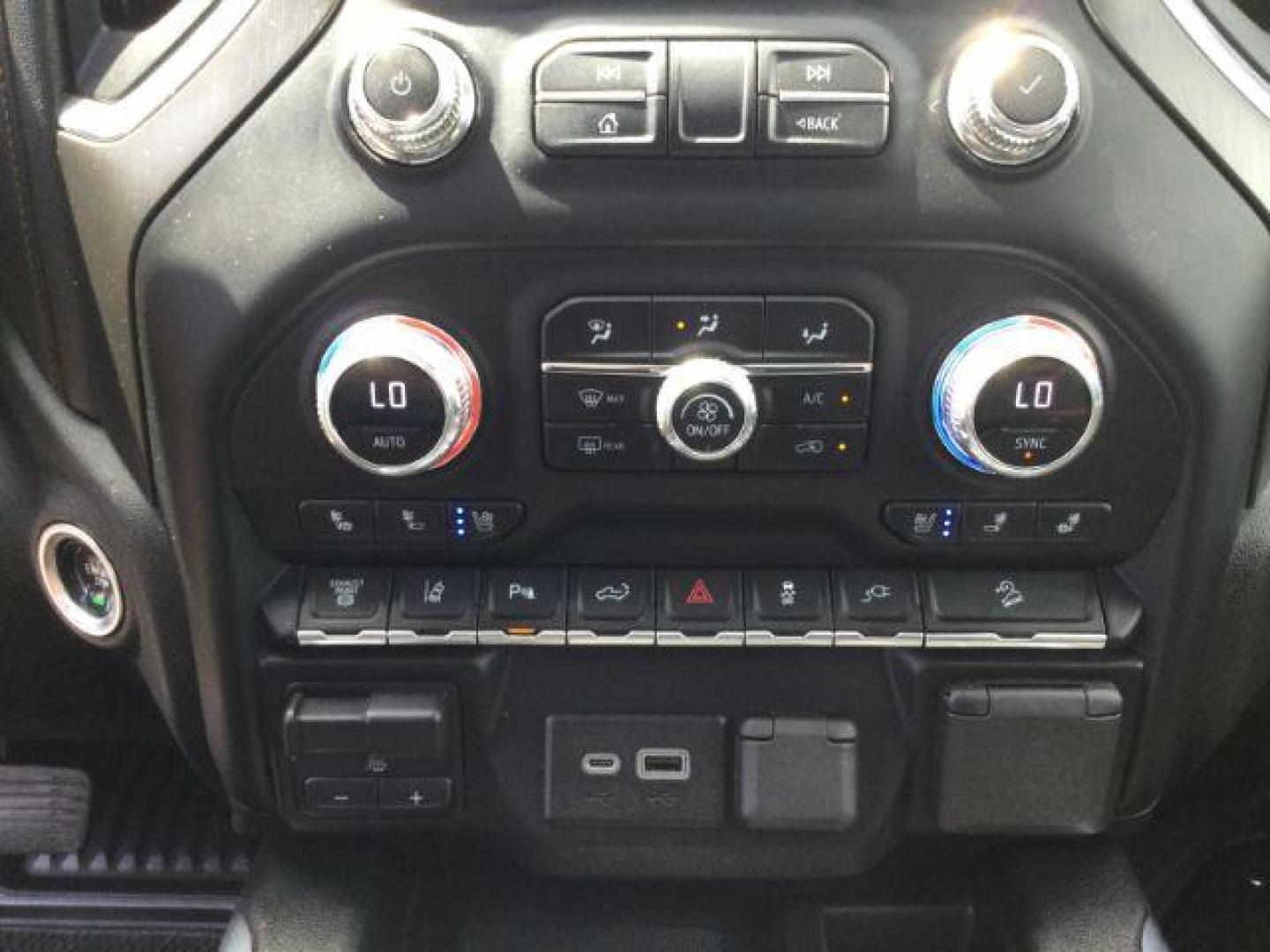 2022 Pacific Blue Metallic /Jet Black w/Kalahari Accents GMC Sierra 2500HD AT4 (1GT49PEY2NF) with an 6.6L V-8 gasoline direct injection engine, 10-speed automatic transmission, located at 1801 Main Street, Lewiston, 83501, (208) 743-9371, 46.417065, -117.004799 - Photo#13