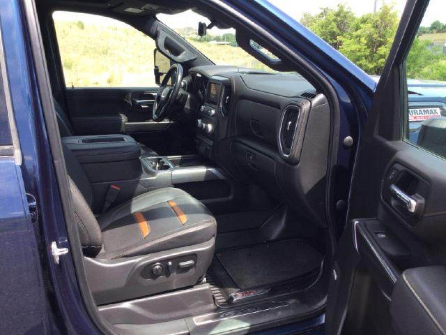 2022 Pacific Blue Metallic /Jet Black w/Kalahari Accents GMC Sierra 2500HD AT4 (1GT49PEY2NF) with an 6.6L V-8 gasoline direct injection engine, 10-speed automatic transmission, located at 1801 Main Street, Lewiston, 83501, (208) 743-9371, 46.417065, -117.004799 - Photo#22