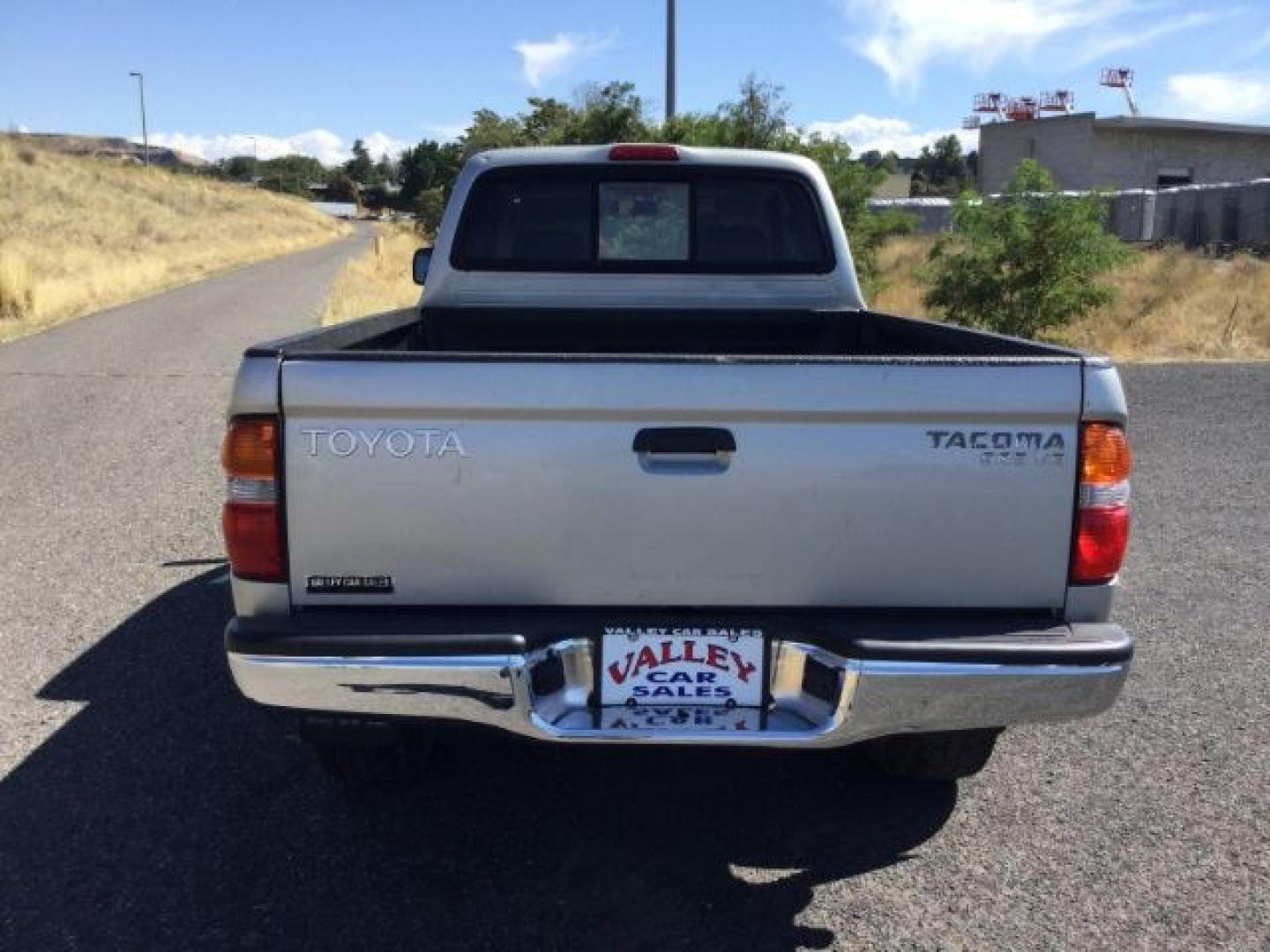 2001 Lunar Mist Metallic Toyota Tacoma Base V6 (5TEWN72N81Z) with an 3.4L V-6 DOHC engine, located at 1801 Main Street, Lewiston, 83501, (208) 743-9371, 46.417065, -117.004799- Photo#11
