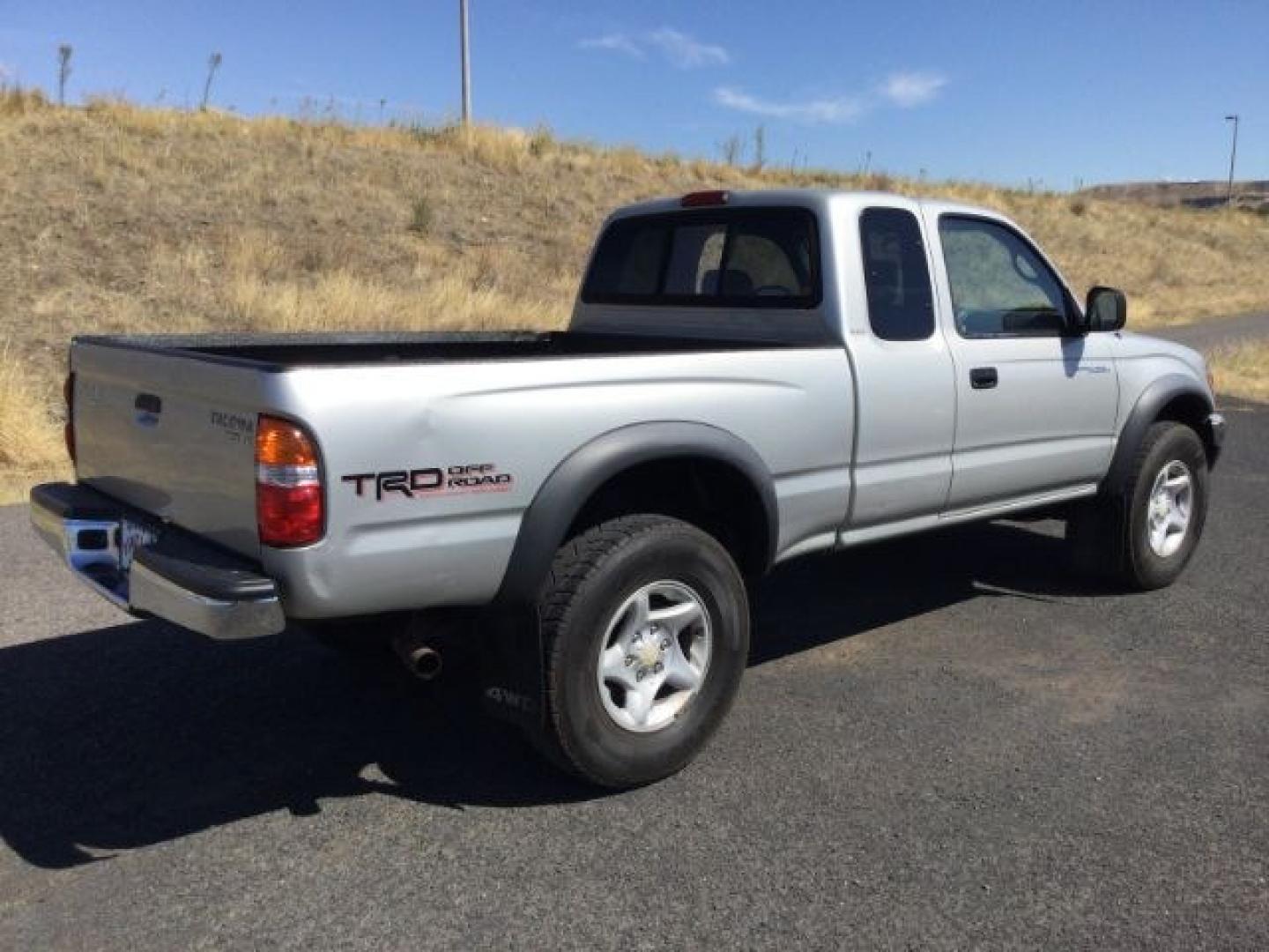 2001 Lunar Mist Metallic Toyota Tacoma Base V6 (5TEWN72N81Z) with an 3.4L V-6 DOHC engine, located at 1801 Main Street, Lewiston, 83501, (208) 743-9371, 46.417065, -117.004799- Photo#14