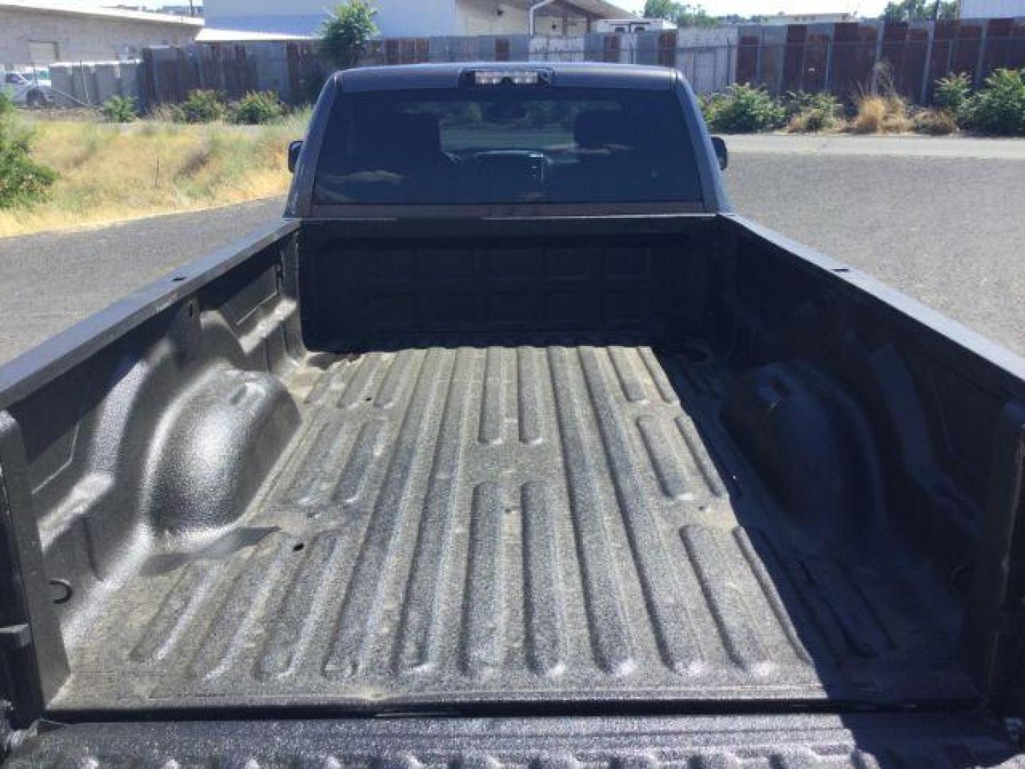 2019 Granite Crystal Metallic Clearcoat /Diesel Gray/Black Ram 3500 Big Horn Crew Cab 4x4 8' Box (3C63R3HL1KG) with an Cummins 6.7L I-6 diesel direct injection engine, 6-Speed Automatic transmission, located at 1801 Main Street, Lewiston, 83501, (208) 743-9371, 46.417065, -117.004799- Photo#17