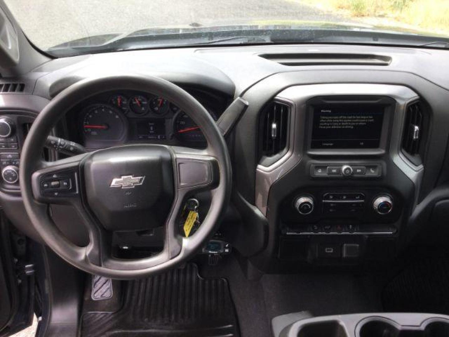 2019 Shadow Gray Metallic /Jet Black Chevrolet Silverado 1500 Custom Trail Boss (1GCPYCEF7KZ) with an EcoTec3 5.3L V-8 gasoline direct injection engine, 8-Speed Automatic transmission, located at 1801 Main Street, Lewiston, 83501, (208) 743-9371, 46.417065, -117.004799 - Photo#4