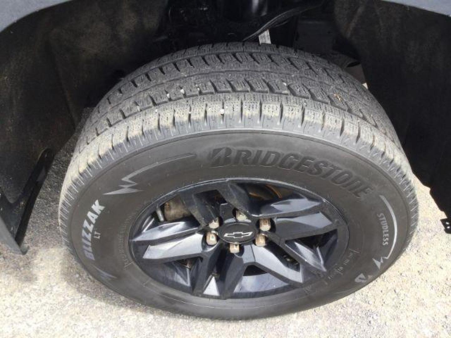 2019 Shadow Gray Metallic /Jet Black Chevrolet Silverado 1500 Custom Trail Boss (1GCPYCEF7KZ) with an EcoTec3 5.3L V-8 gasoline direct injection engine, 8-Speed Automatic transmission, located at 1801 Main Street, Lewiston, 83501, (208) 743-9371, 46.417065, -117.004799 - Photo#19