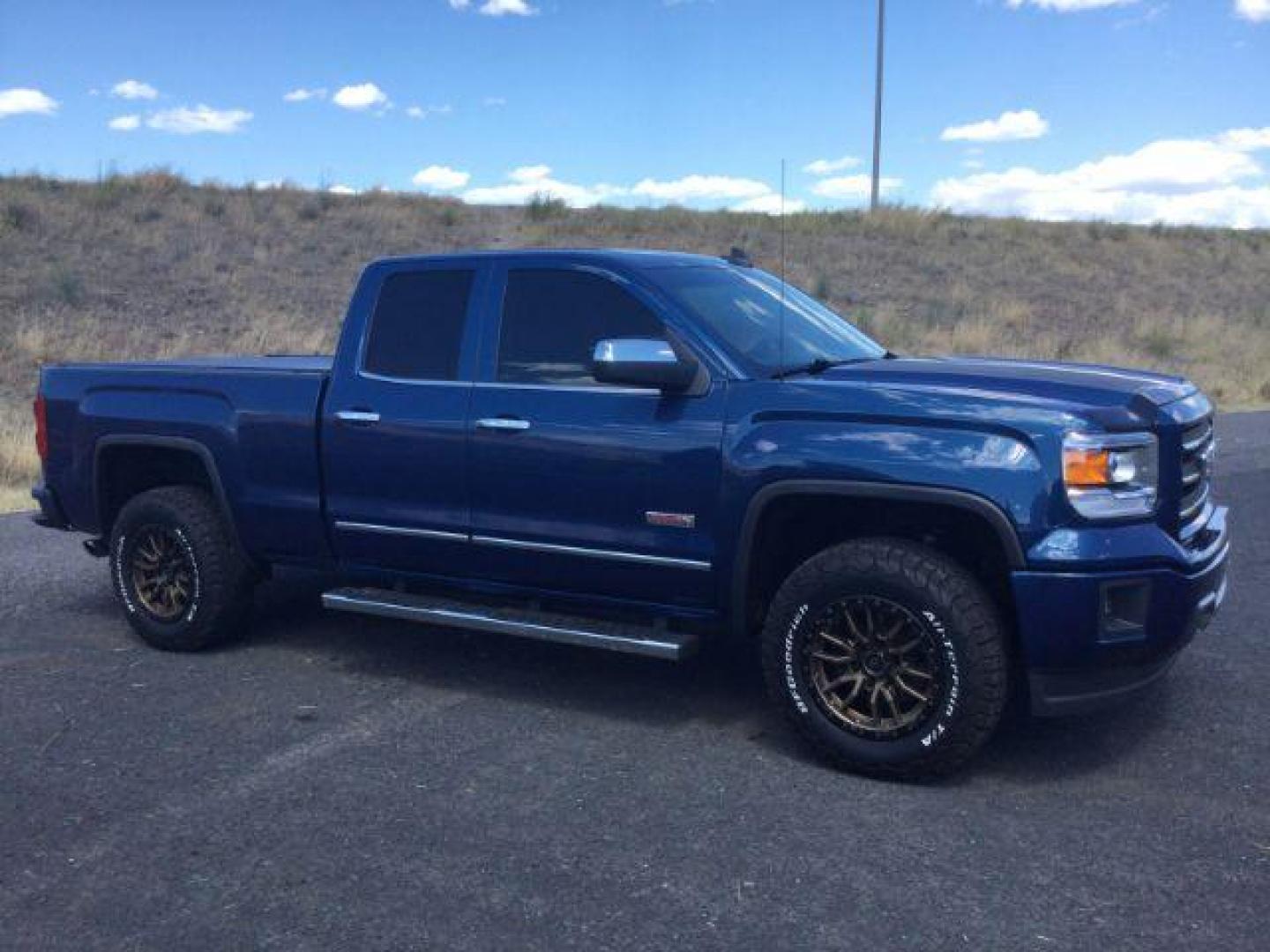 2015 Stone Blue Metallic /Jet Black GMC Sierra 1500 SLT (1GTV2VEC0FZ) with an EcoTec3 6.2L V-8 gasoline direct injection engine, 6-Speed Automatic transmission, located at 1801 Main Street, Lewiston, 83501, (208) 743-9371, 46.417065, -117.004799- Photo#20