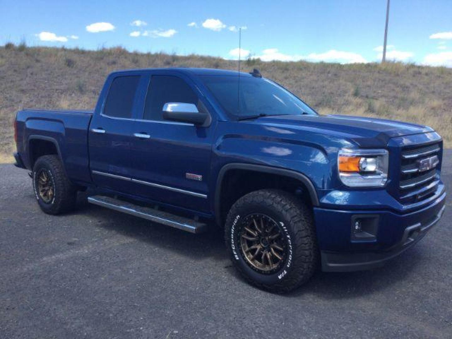 2015 Stone Blue Metallic /Jet Black GMC Sierra 1500 SLT (1GTV2VEC0FZ) with an EcoTec3 6.2L V-8 gasoline direct injection engine, 6-Speed Automatic transmission, located at 1801 Main Street, Lewiston, 83501, (208) 743-9371, 46.417065, -117.004799- Photo#24