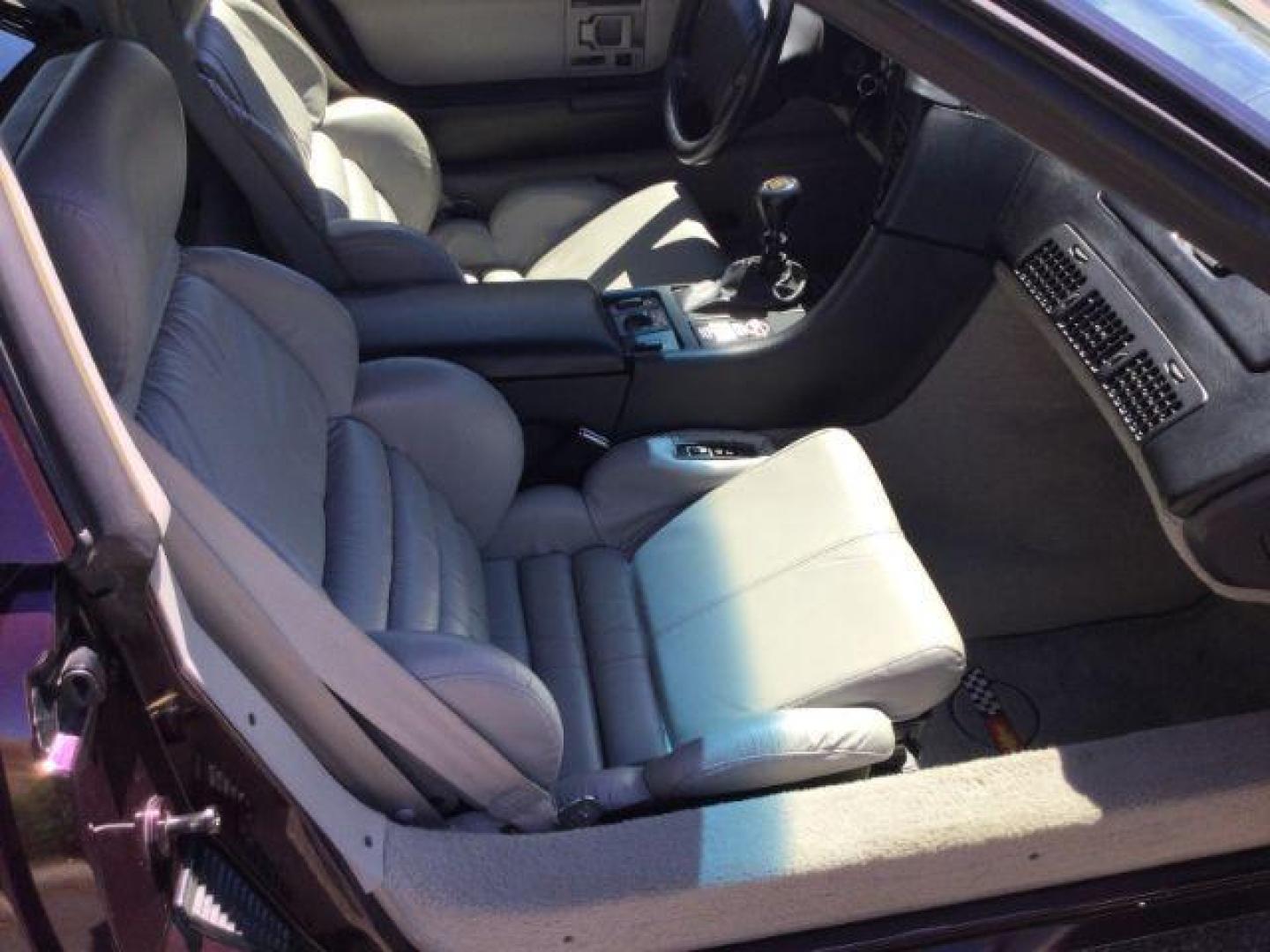 1992 BLACK ROSE METALLIC /Light Gray Leather Chevrolet Corvette LT1 2DR (1G1YY23P7N5) with an 5.7LT1 V8 engine, 6-Speed Manual transmission, located at 1801 Main Street, Lewiston, 83501, (208) 743-9371, 46.417065, -117.004799 - Photo#6